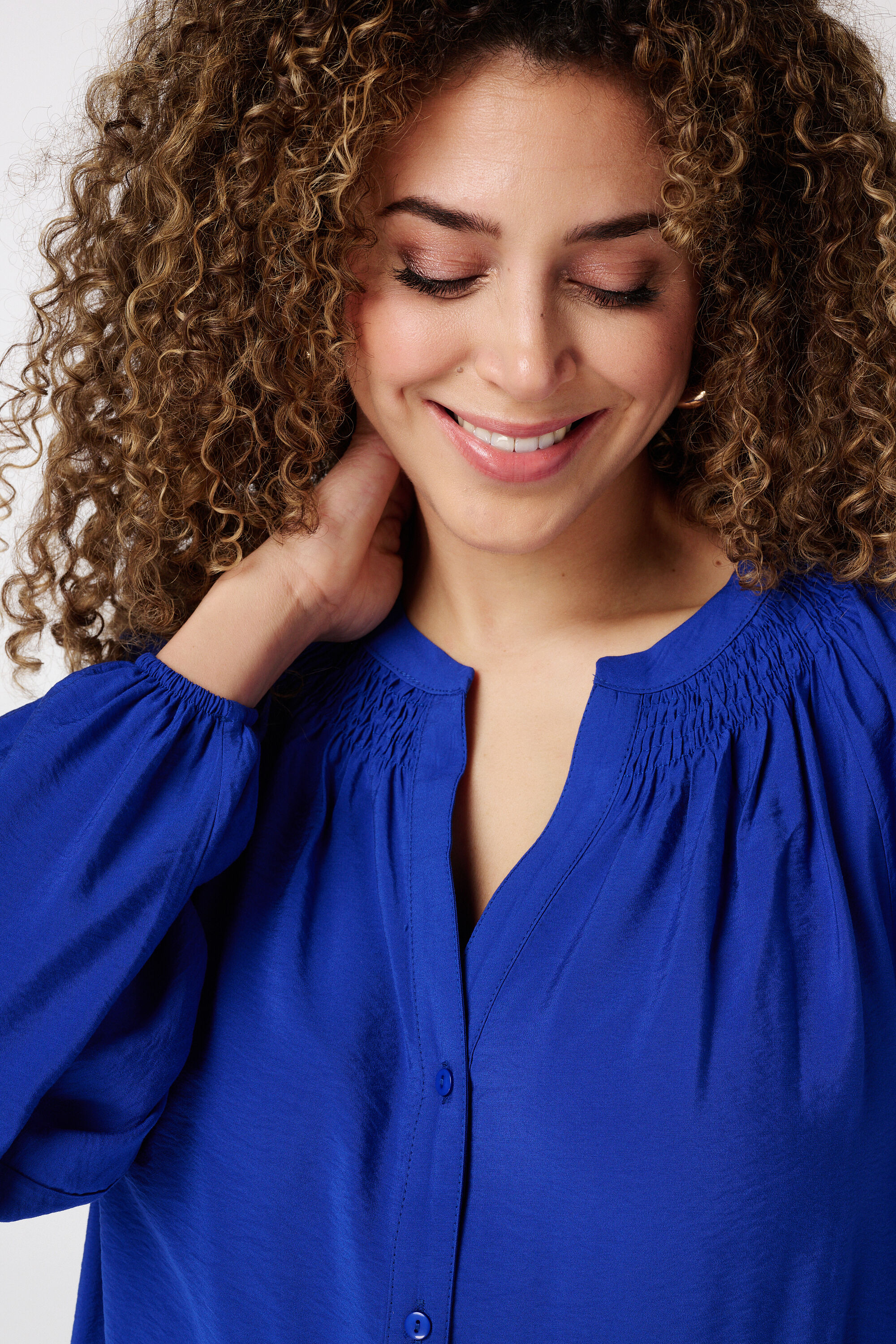 Chemisier &agrave; d&eacute;tails smock&eacute;s image number 4