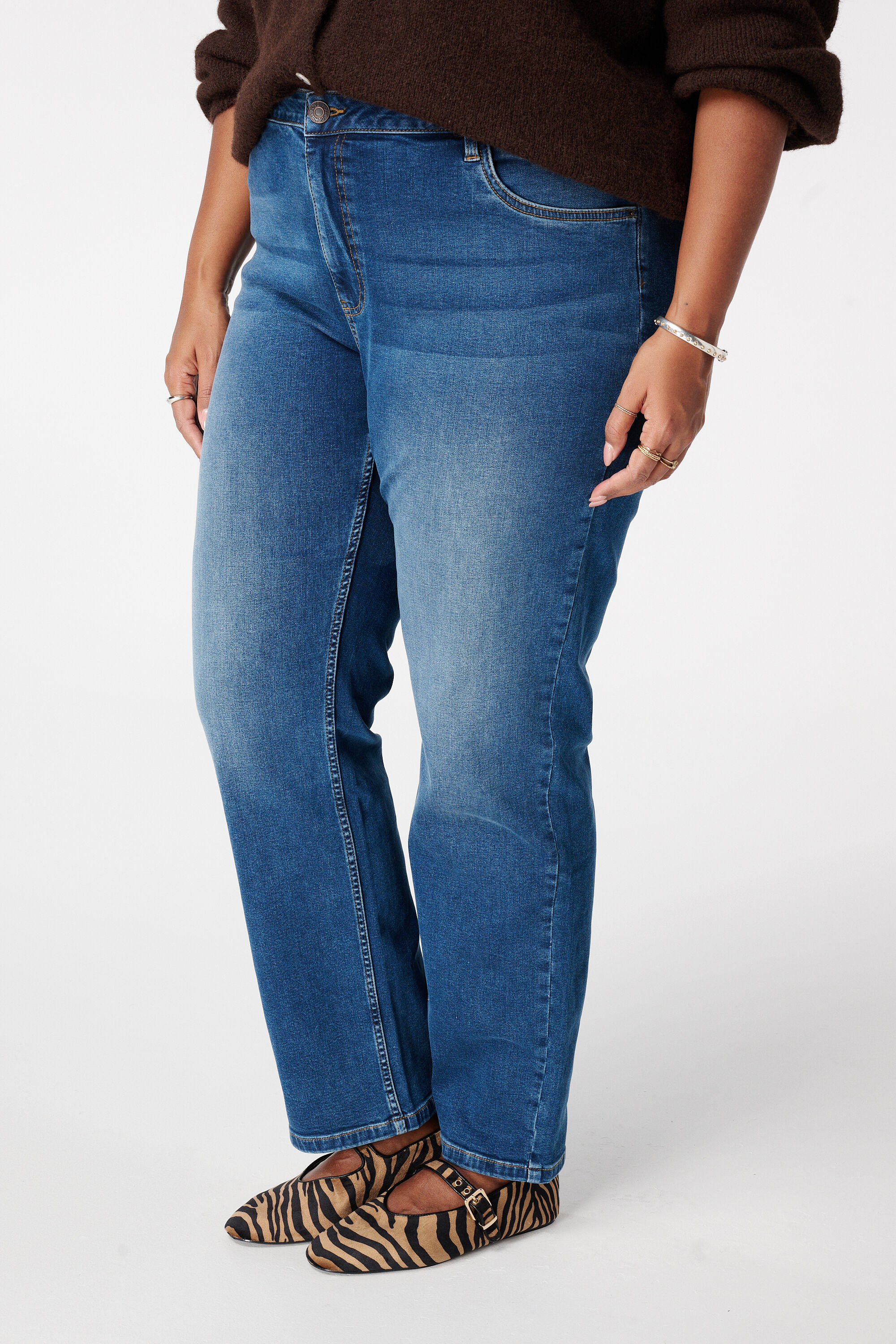 Jean &agrave; jambe droite LILY image number 5