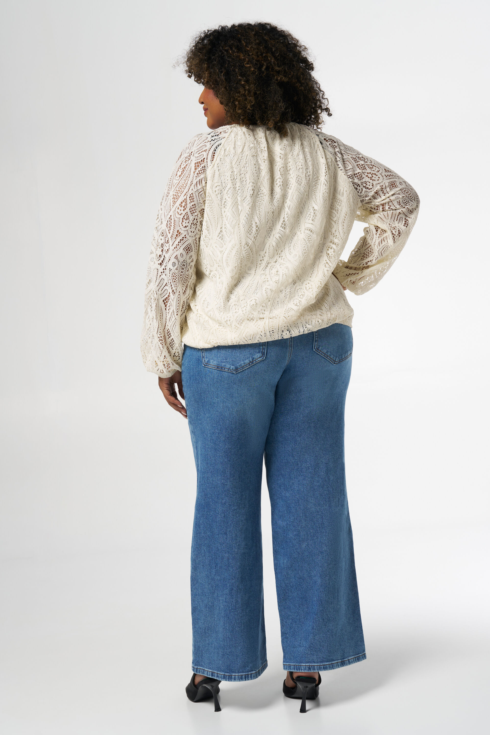 Top avec dentelle image number 3