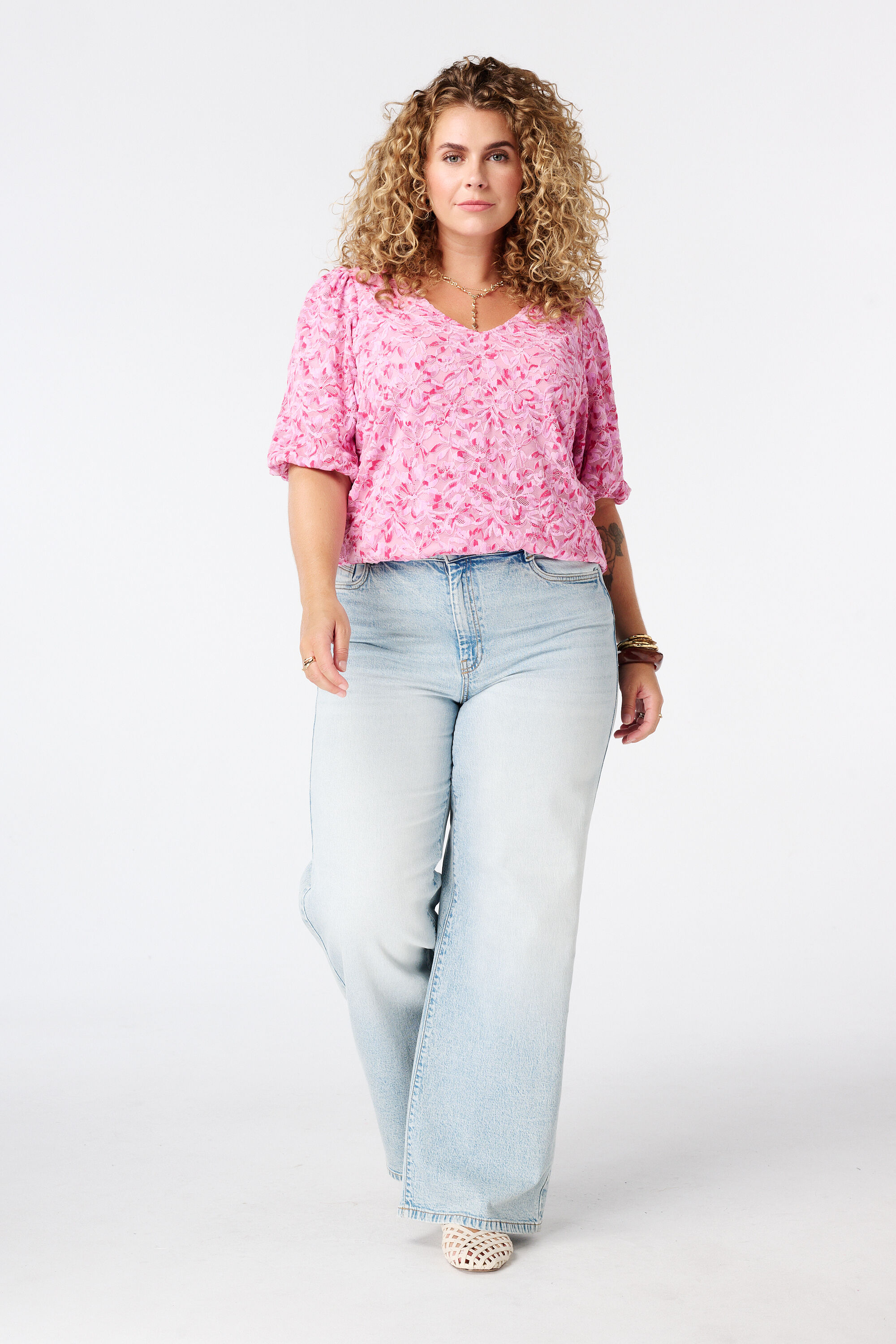Top avec d&eacute;tails en dentelle image number 5