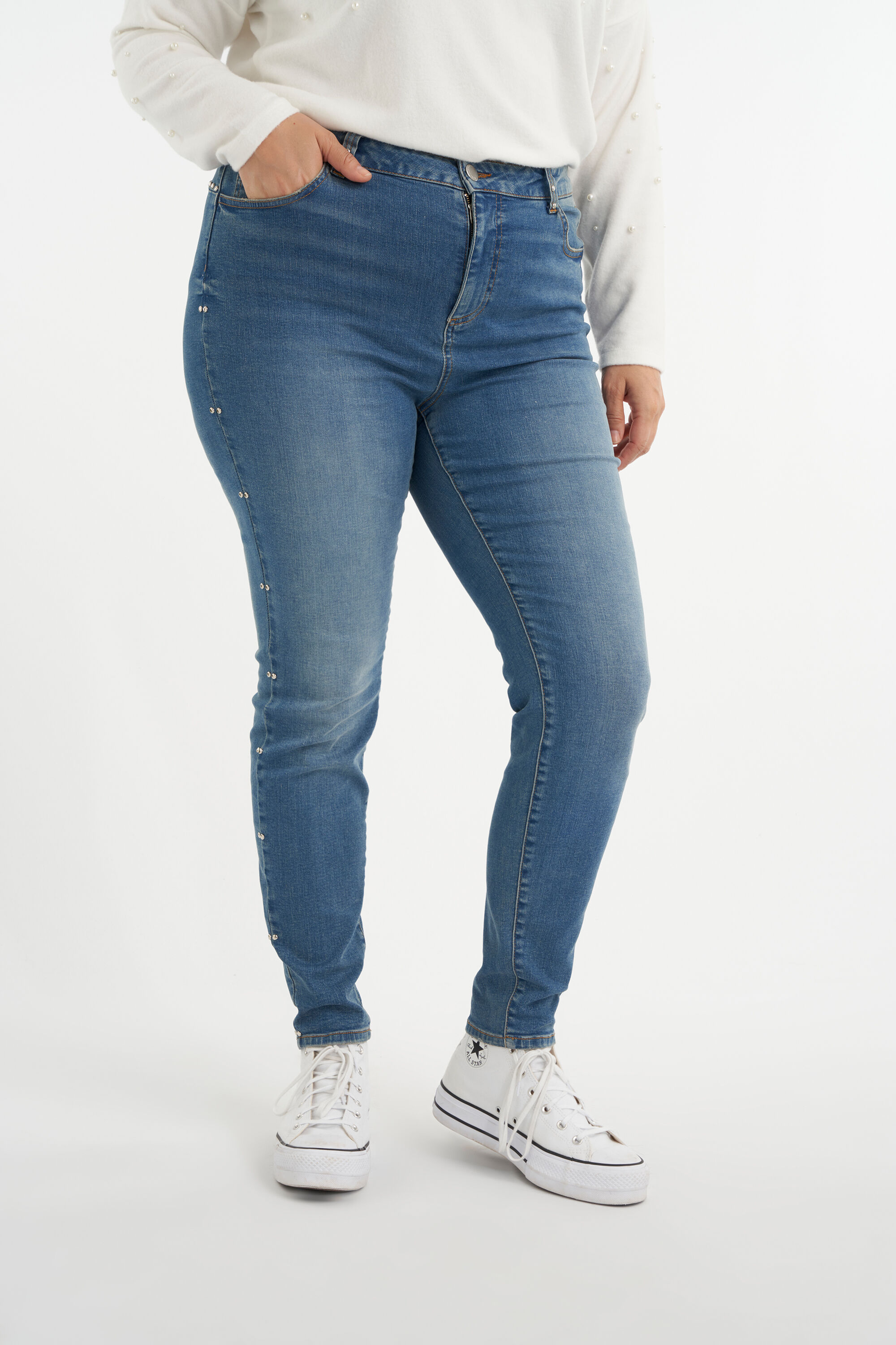 Jean avec clous  image number 4