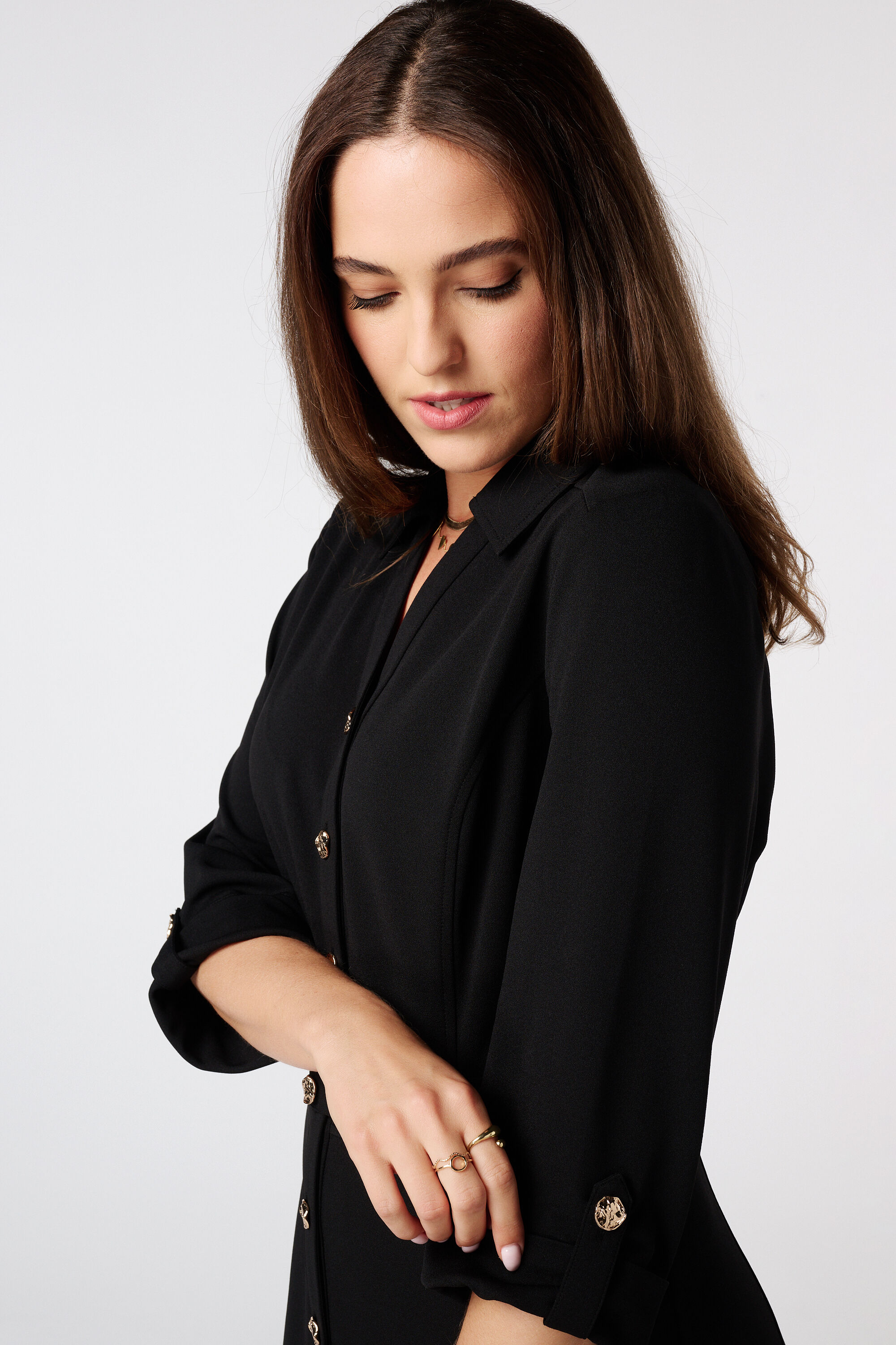 Robe avec boutons d&eacute;coratifs image number 4