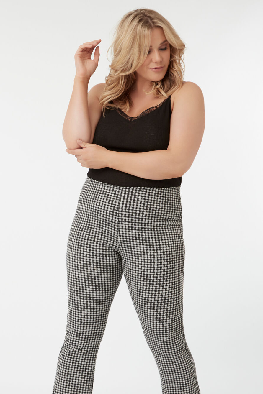 Legging &eacute;vas&eacute; en maille image number 5