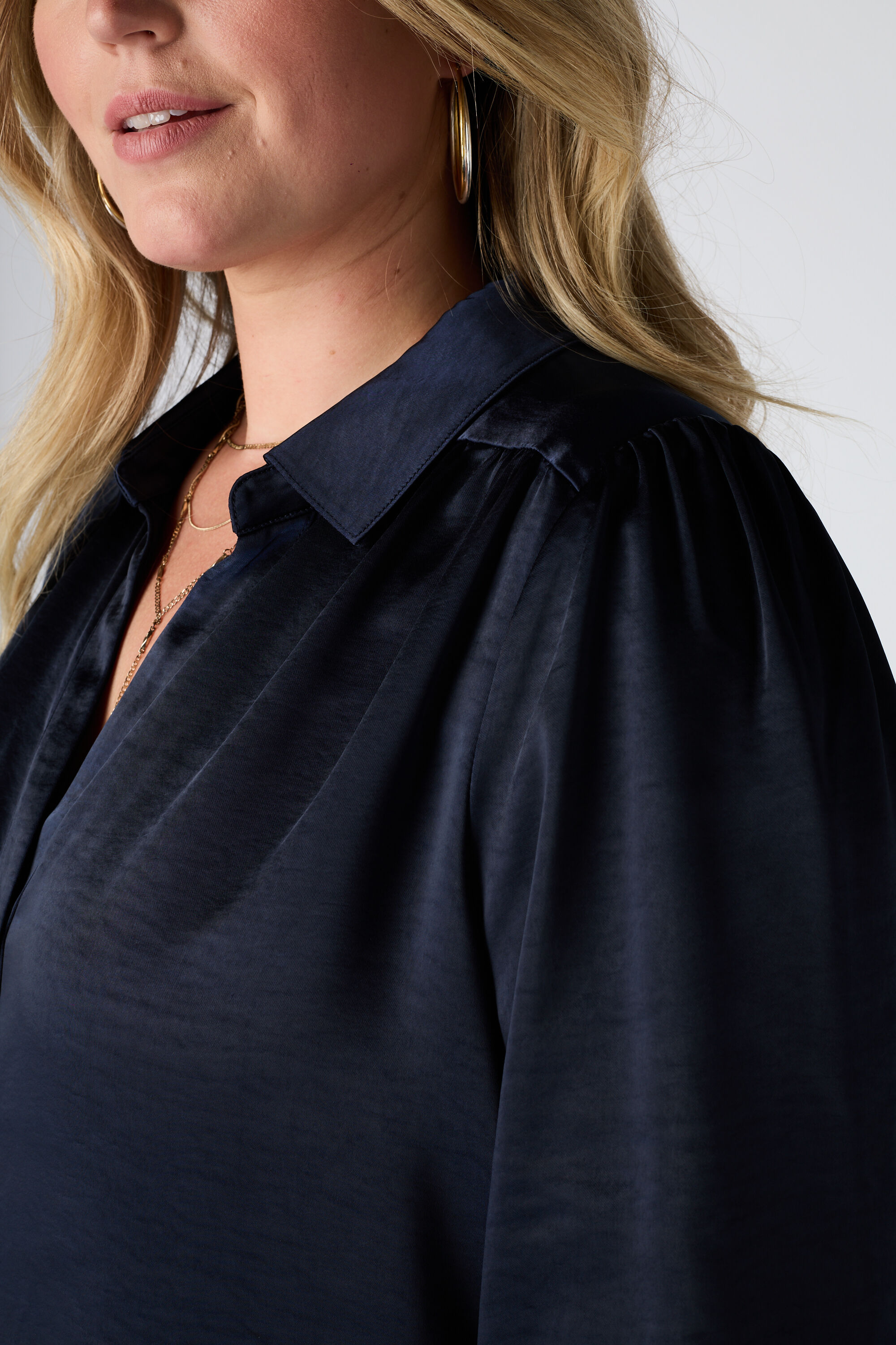 Blouse aspect satin image number 6
