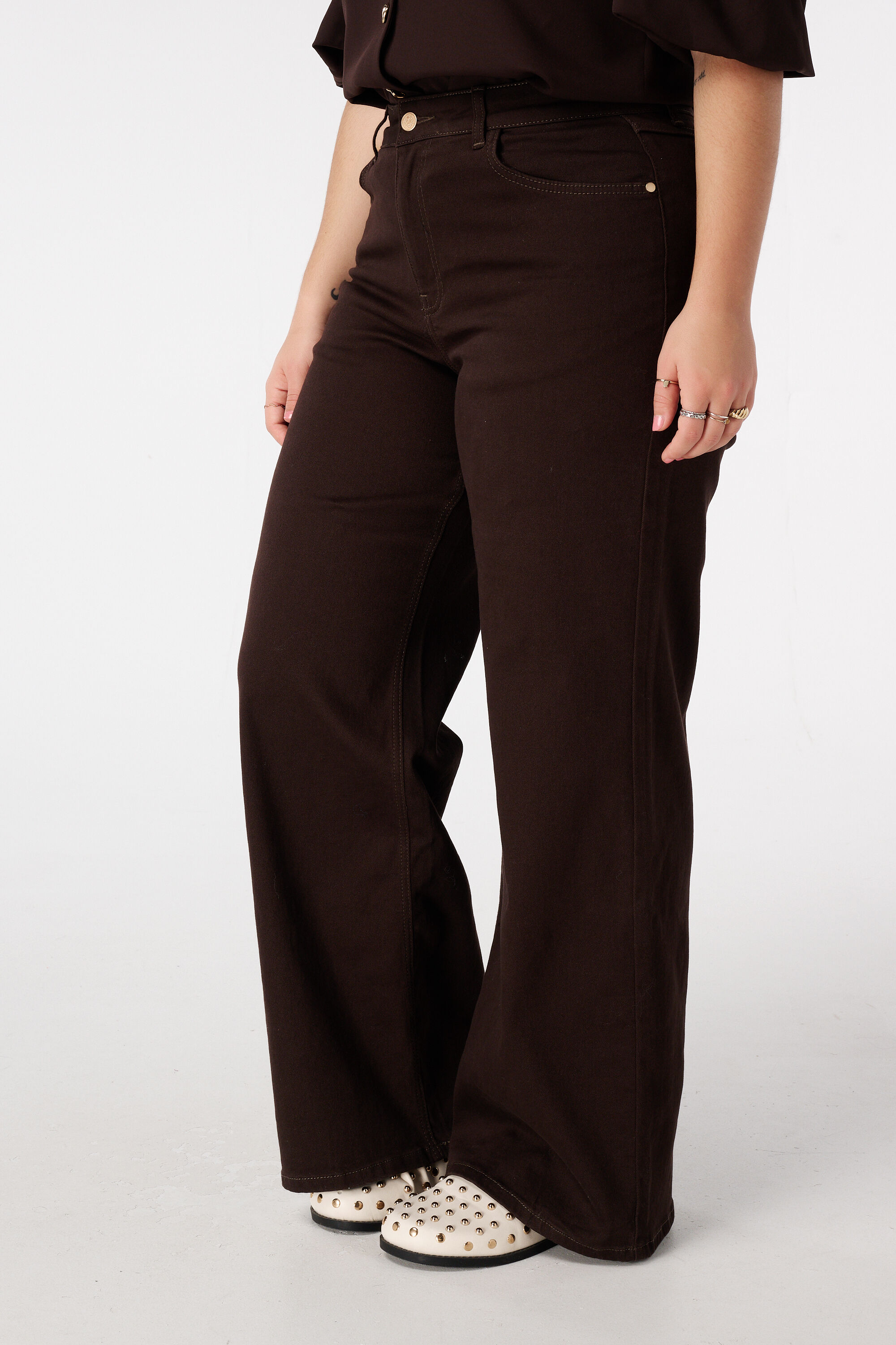 Jean &agrave; jambe large et taille haute image number 5