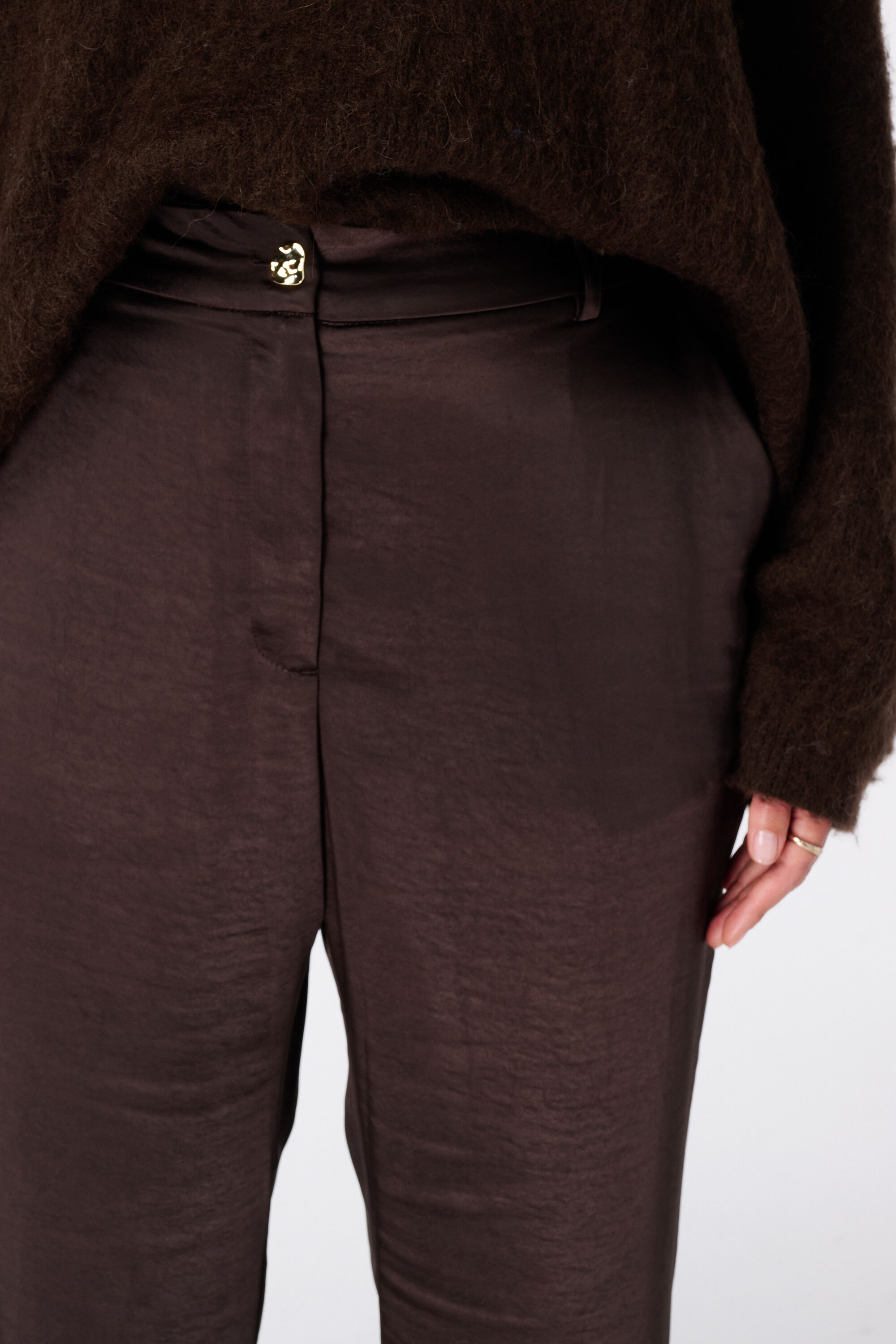 Pantalon aspect satin&eacute; image number 4