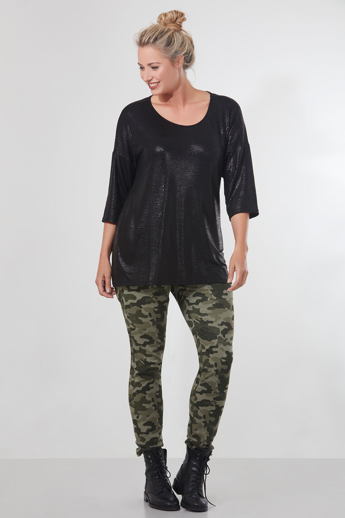 Haut brillant image number 3