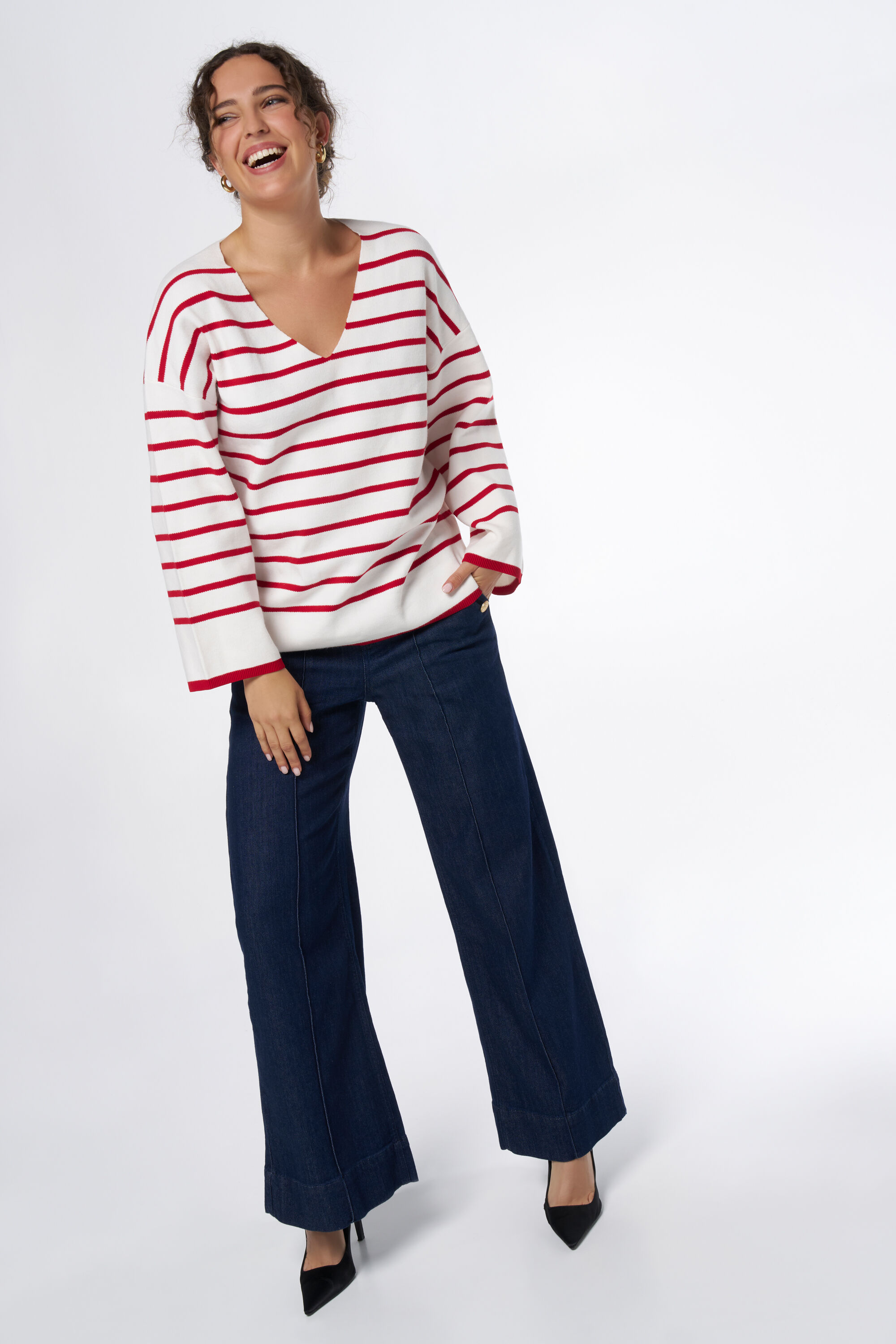 Pull avec col en V  image number 5