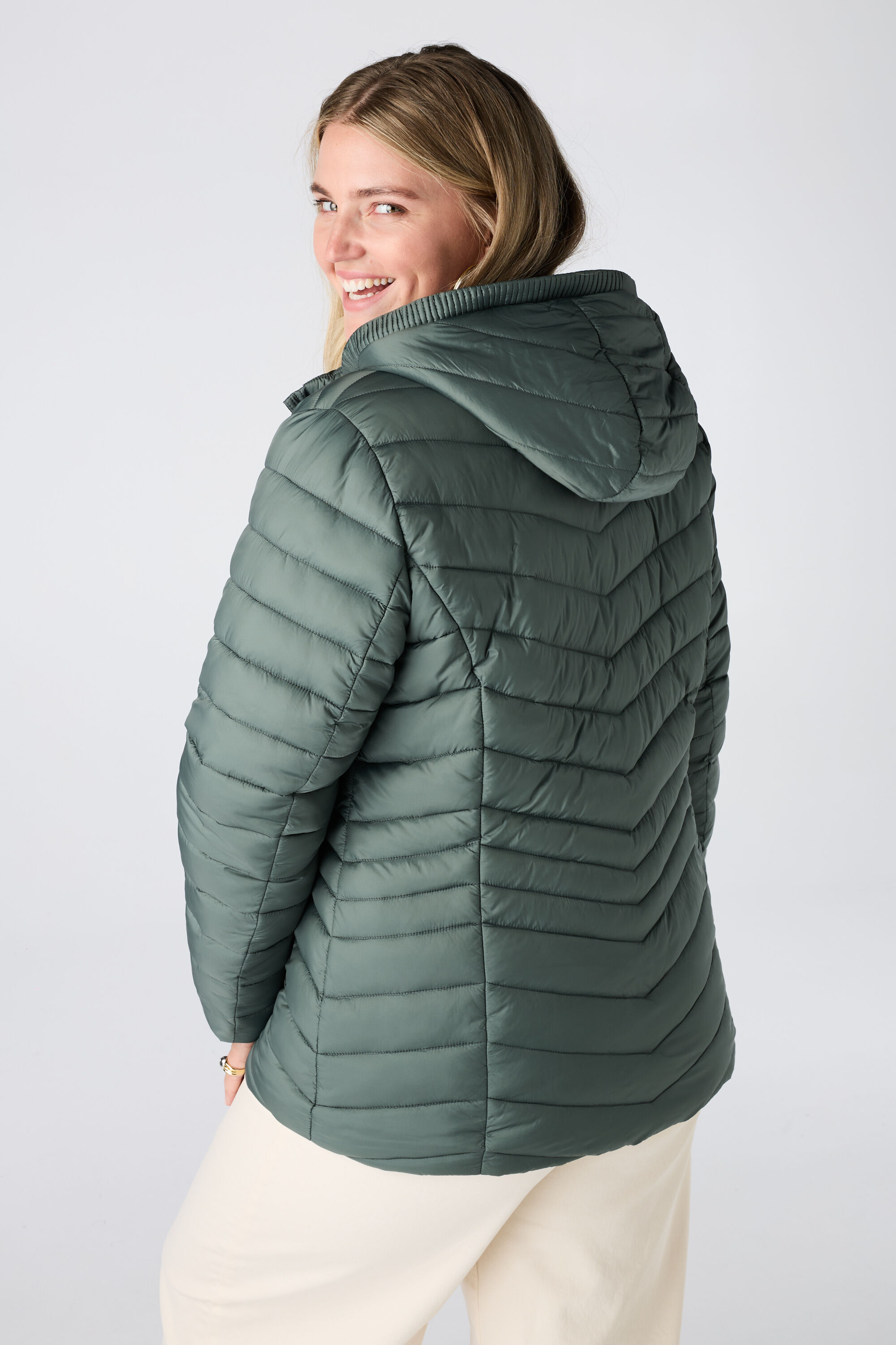 Veste l&eacute;g&egrave;rement matelass&eacute;e image number 1