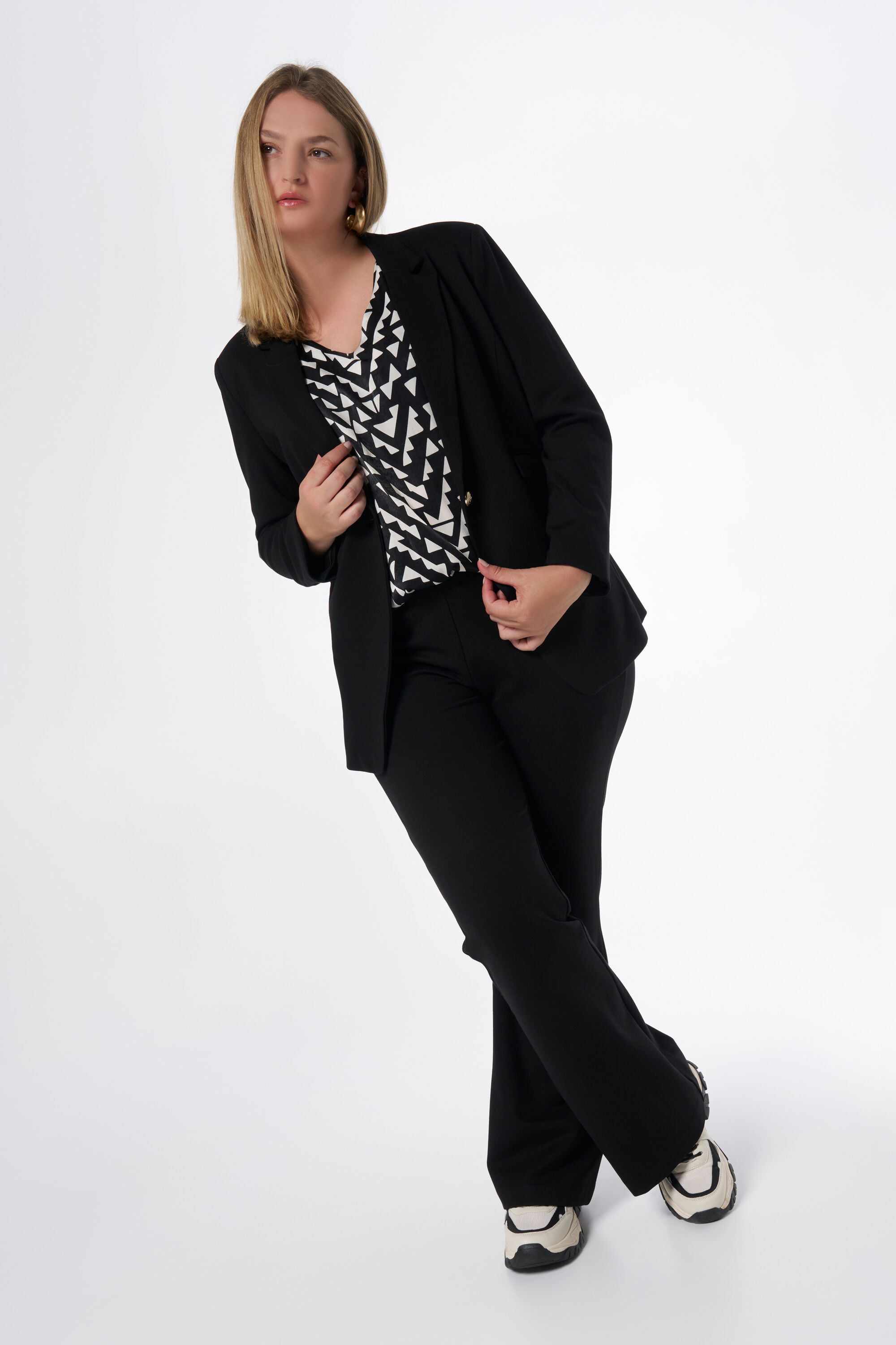 Gilet avec boutons dor&eacute;s image number 5