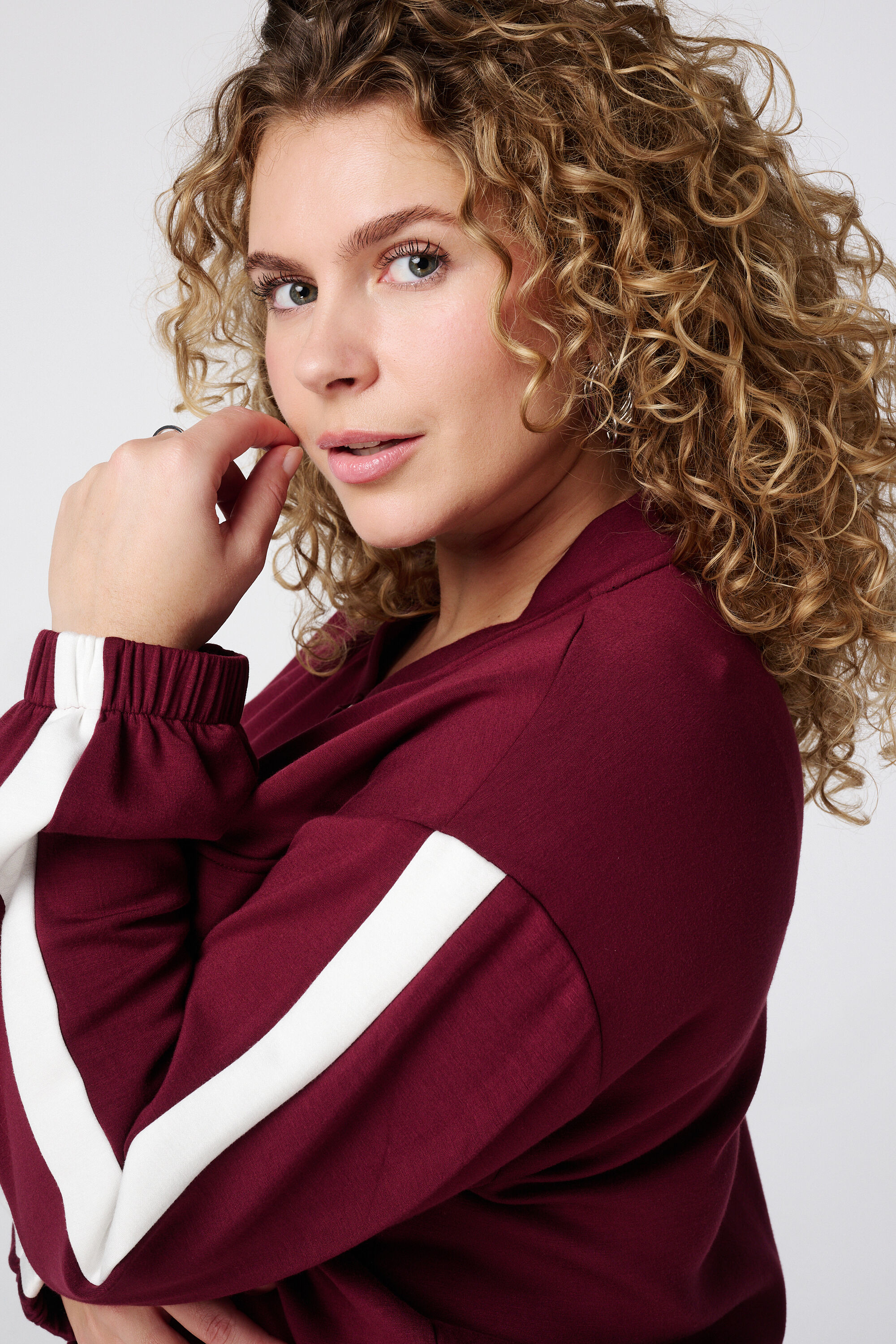 Gilet avec rayures contrastantes image number 4