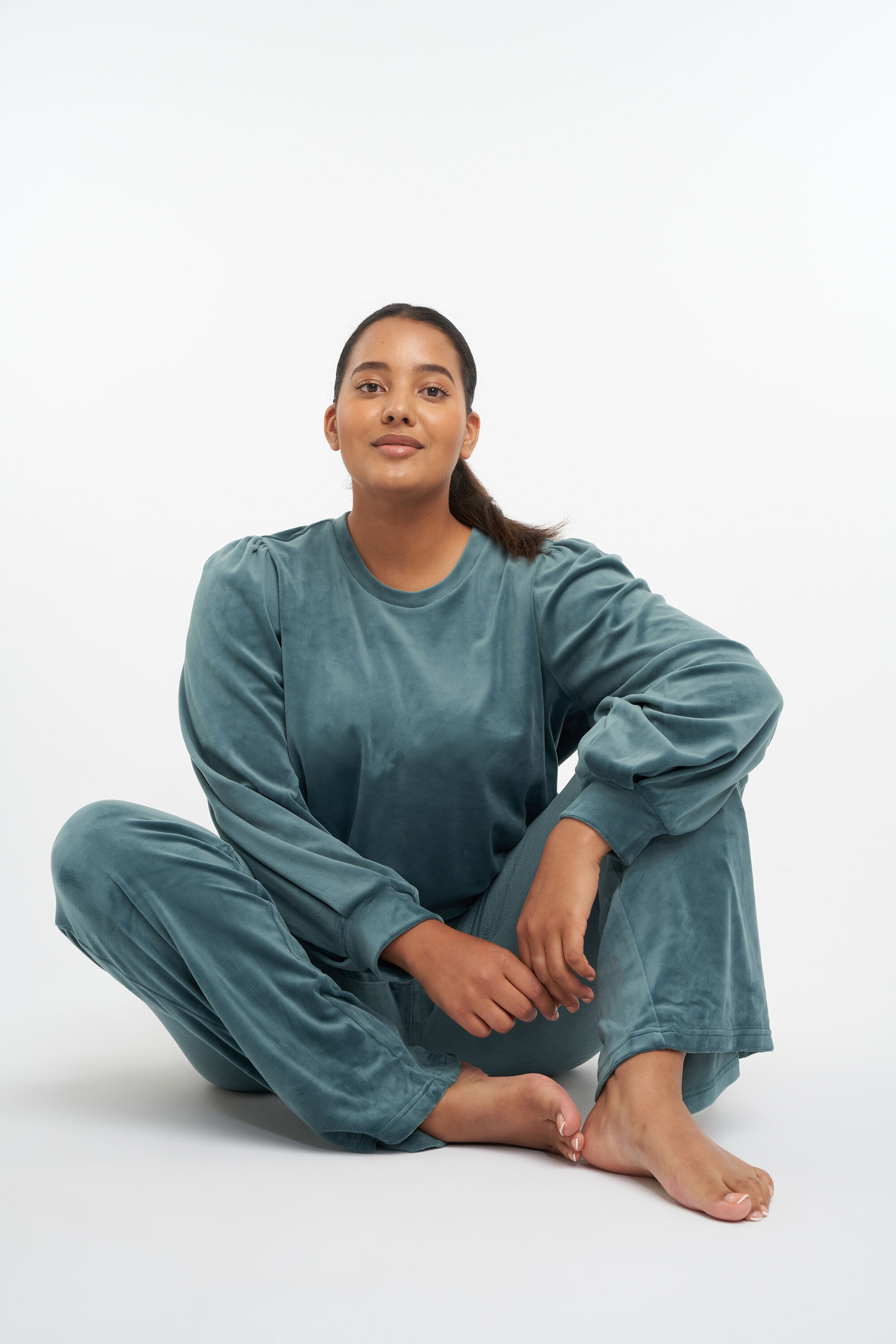 Legging &eacute;vas&eacute; en velours image number 6