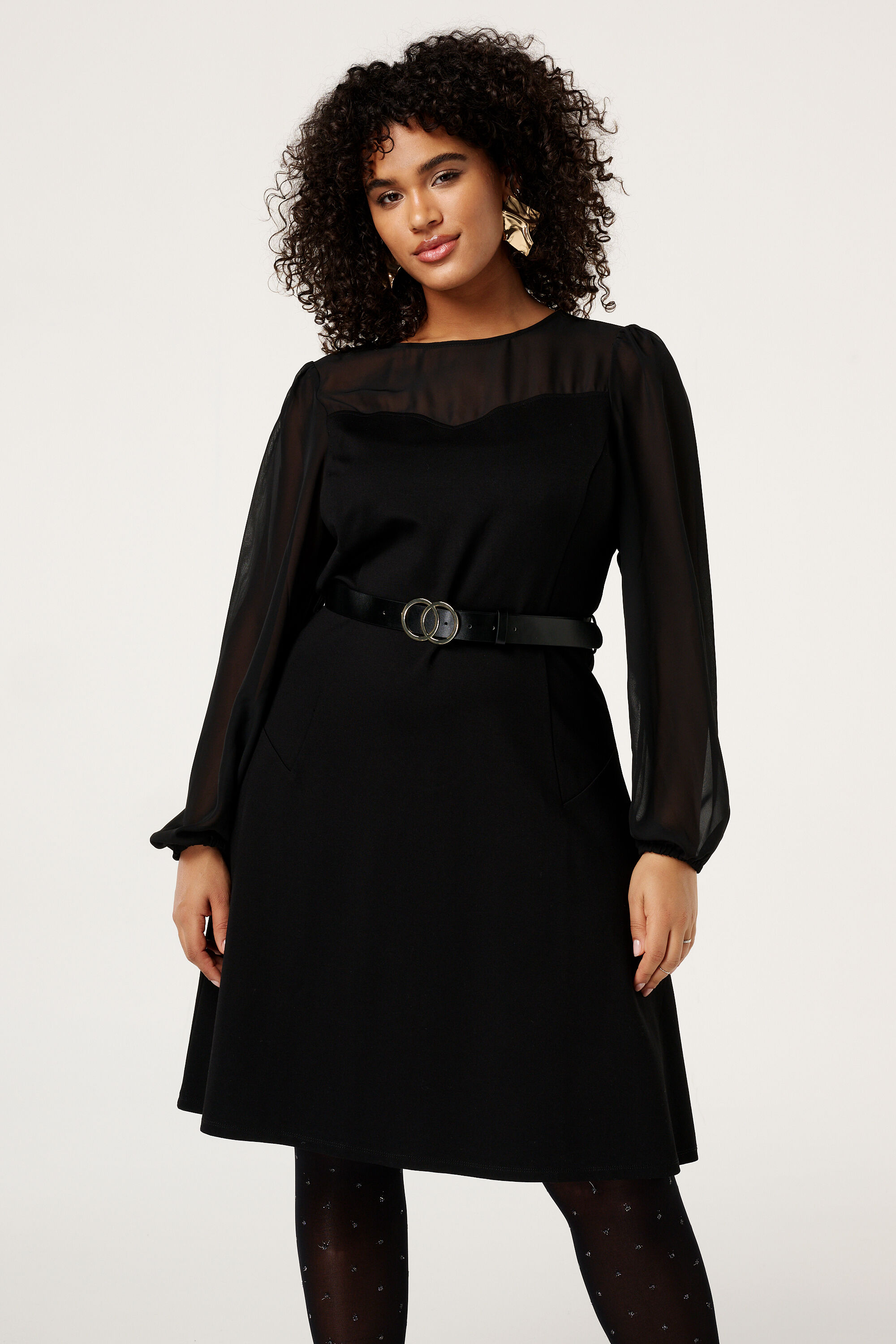 Robe avec ceinture assortie image number 5