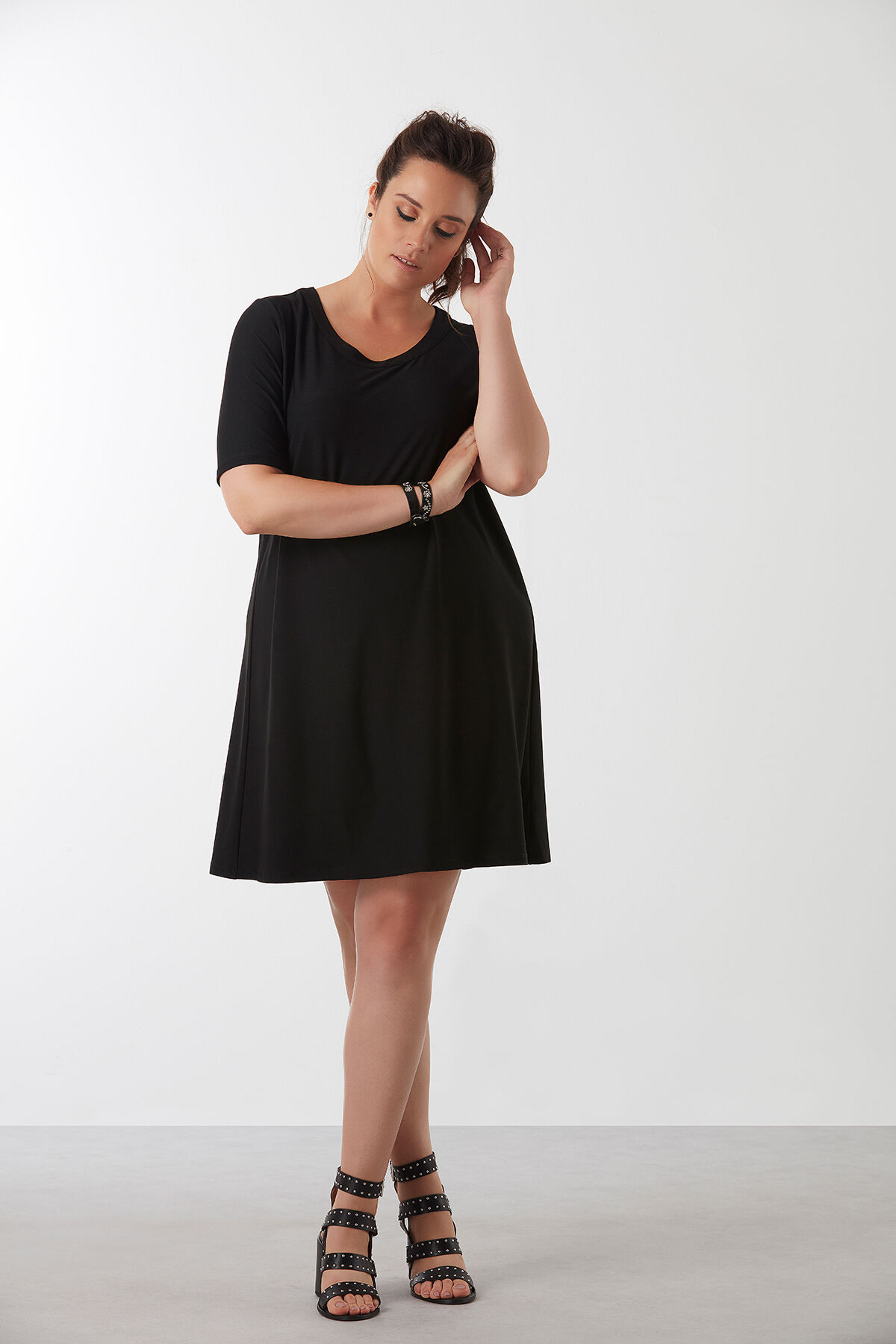 Robe avec anneau m&eacute;tallique image number 5