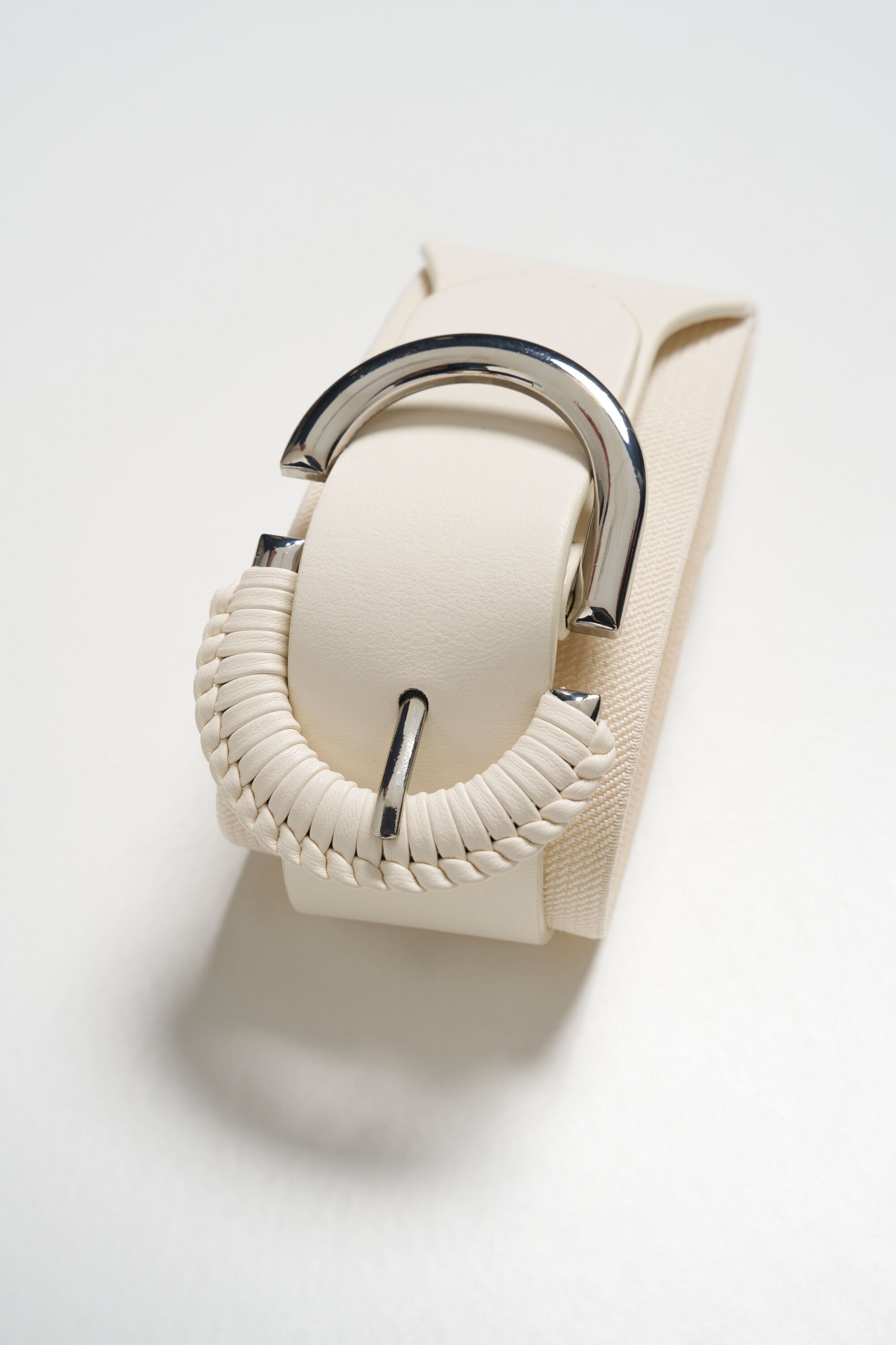 Ceinture avec d&eacute;tails tress&eacute;s image number 1