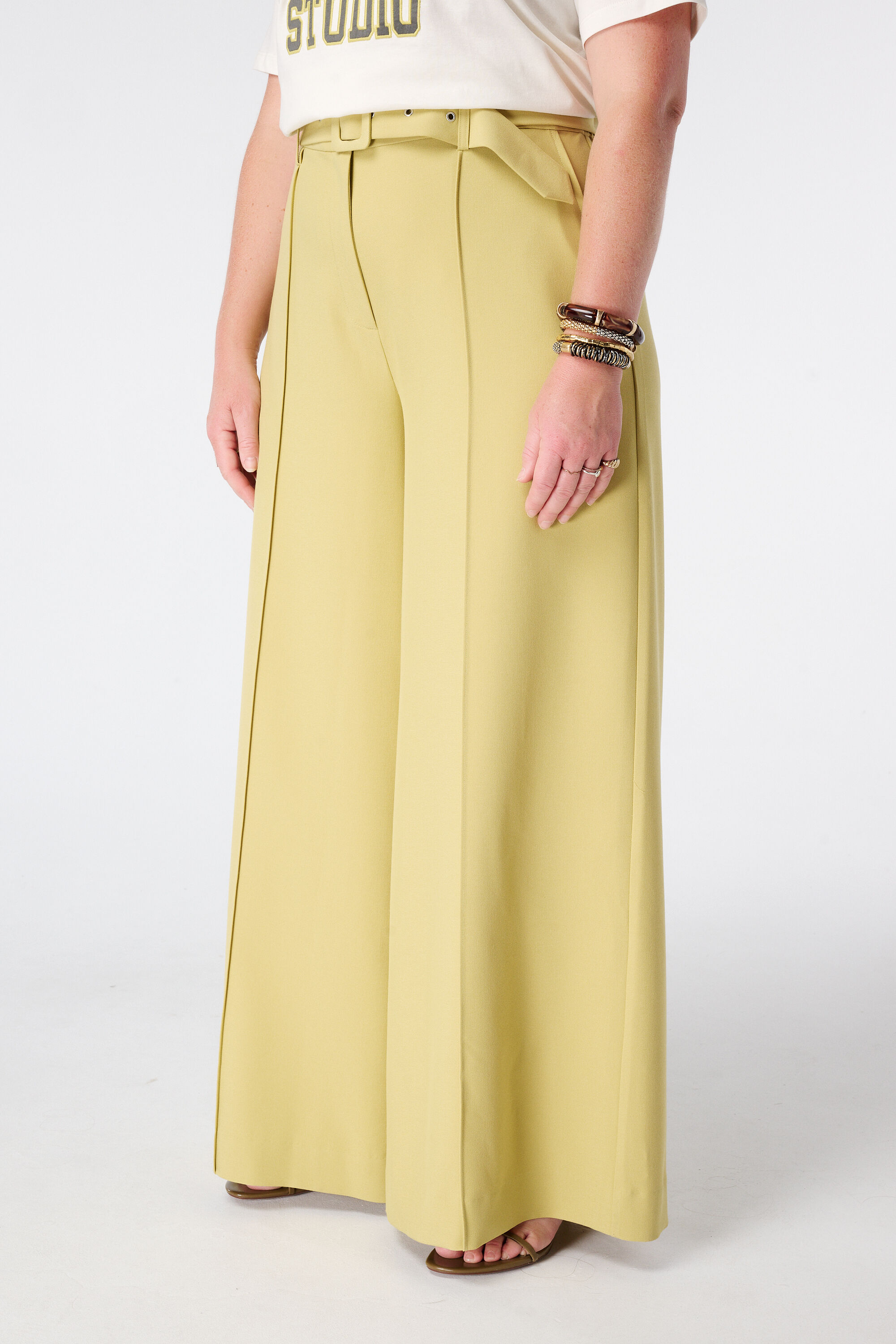 Pantalon large avec ceinture image number 5