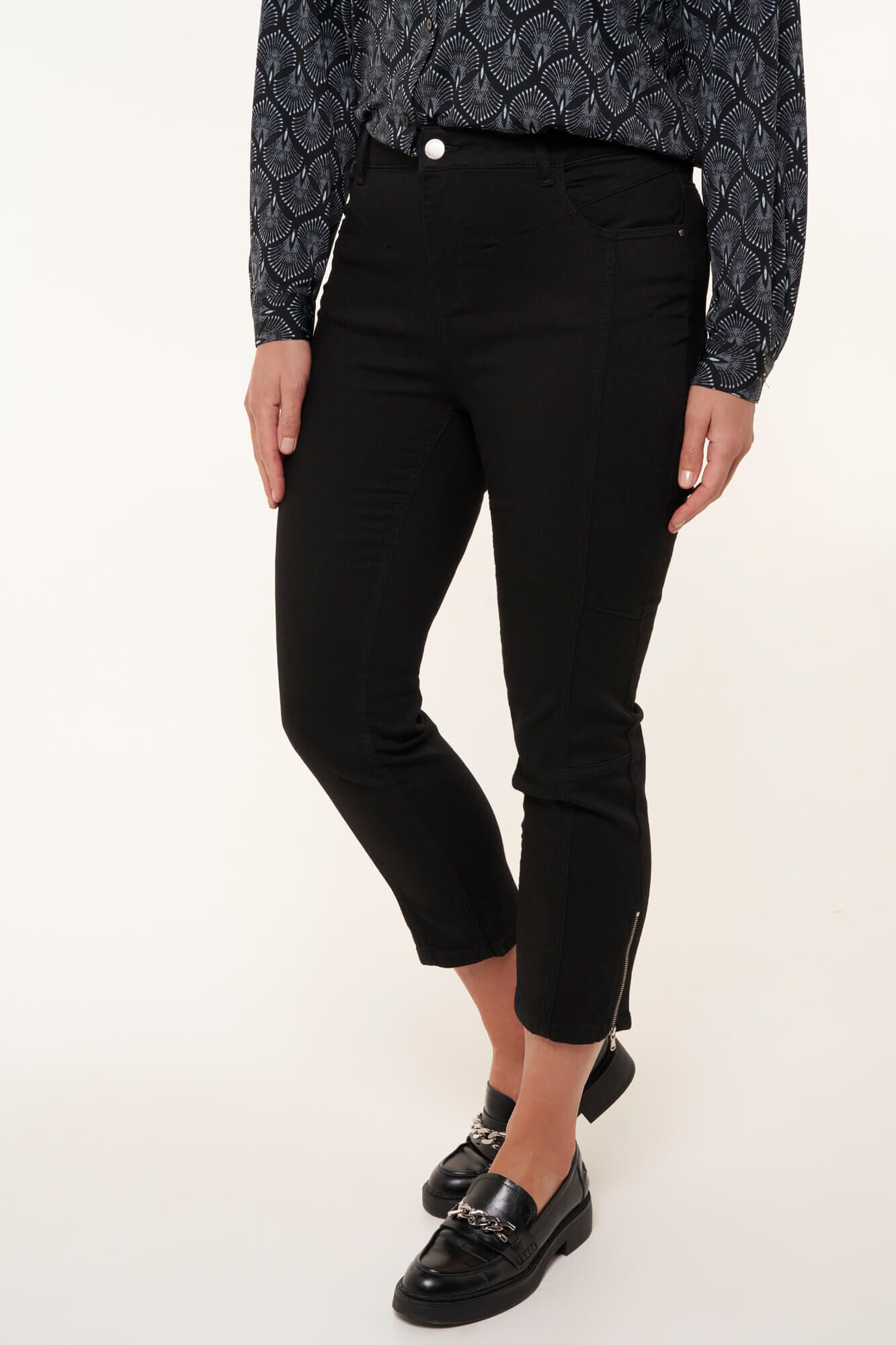 Pantalon &agrave; jambes slim image number 5