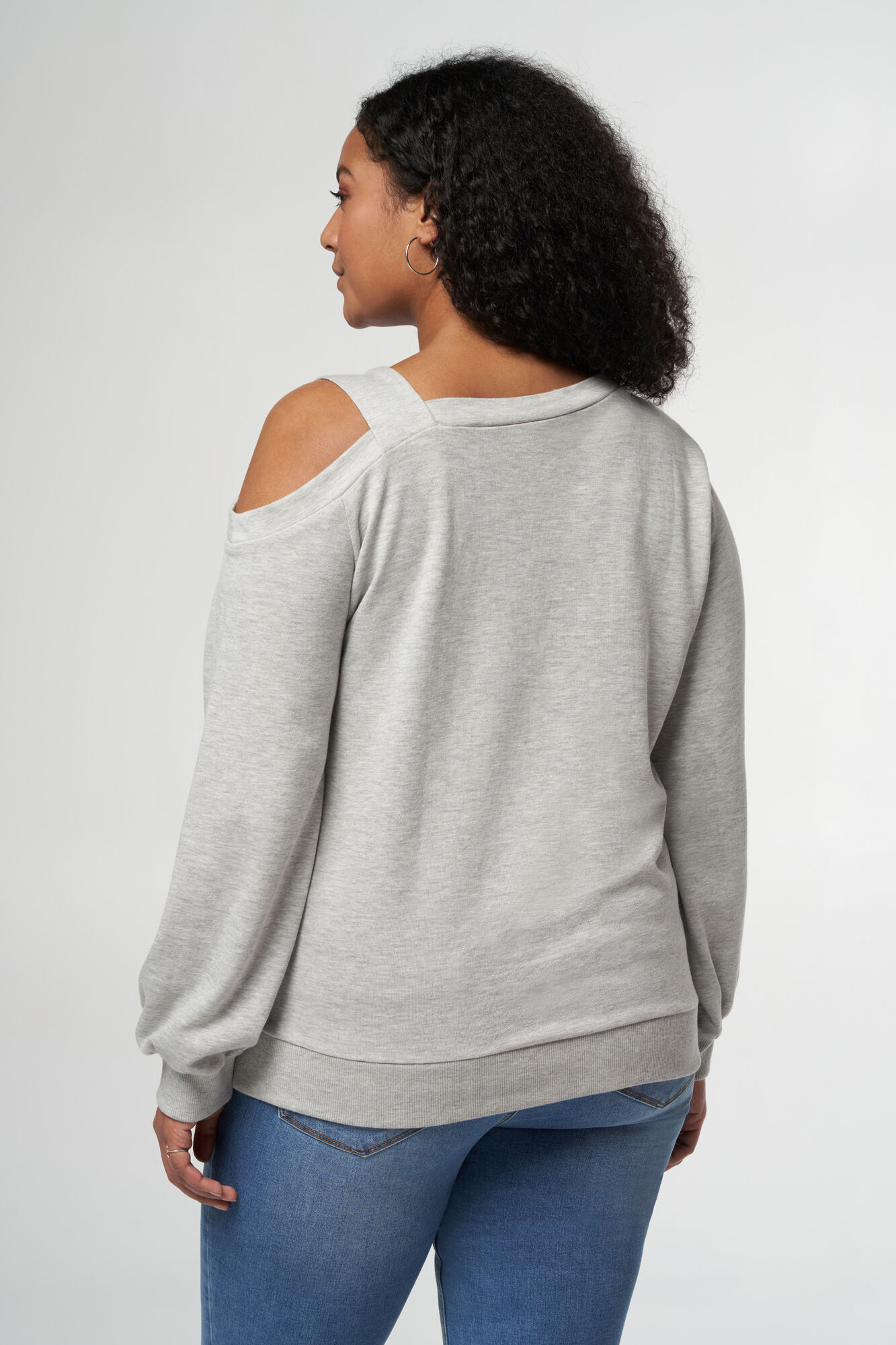 Pull &agrave; &eacute;paules ajour&eacute;es  image number 3