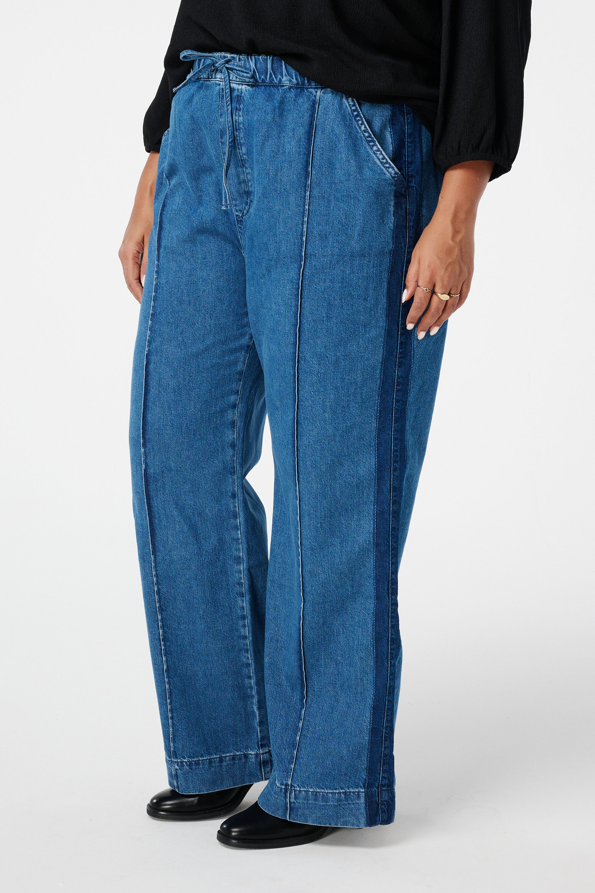 Pantalon en denim avec cordon image number 5