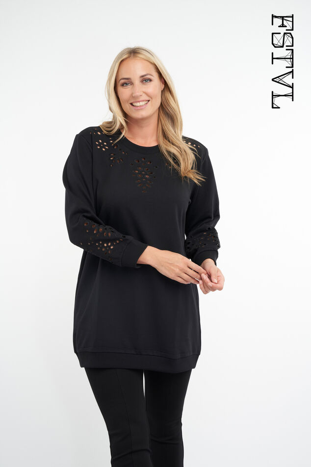 Pull avec broderie image number 0