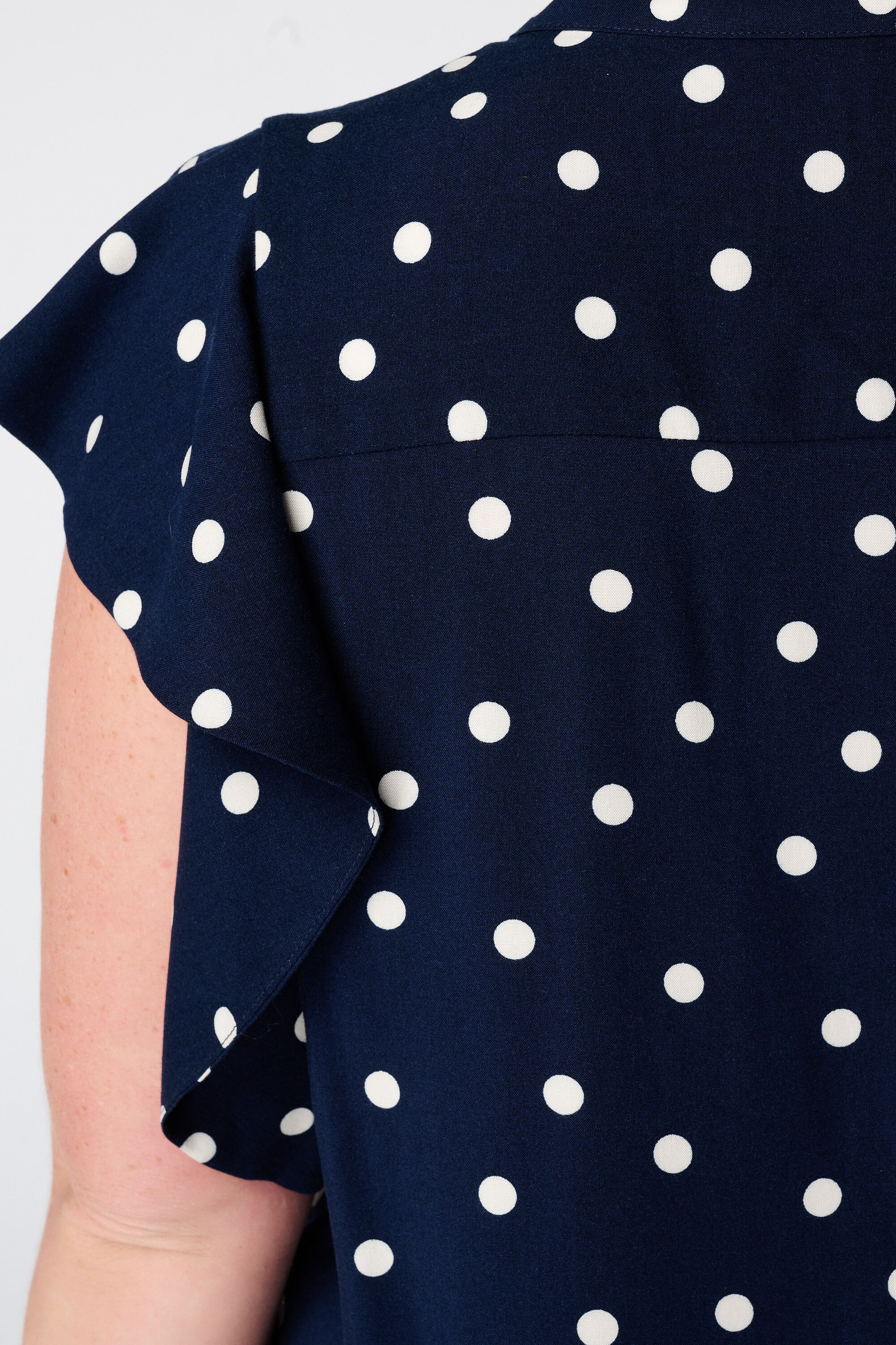Blouse &agrave; pois image number 6