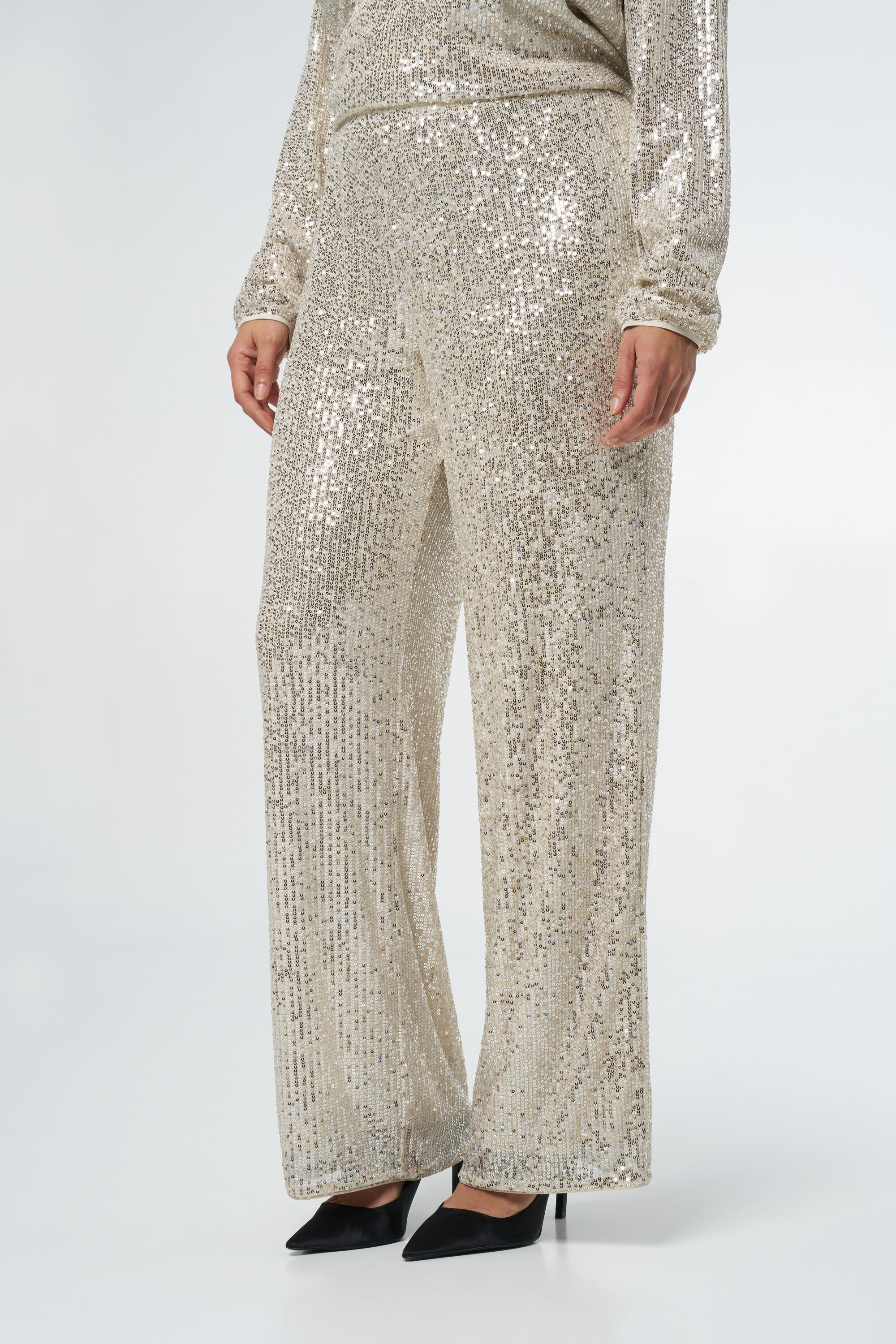 Pantalon &agrave; paillettes image number 5