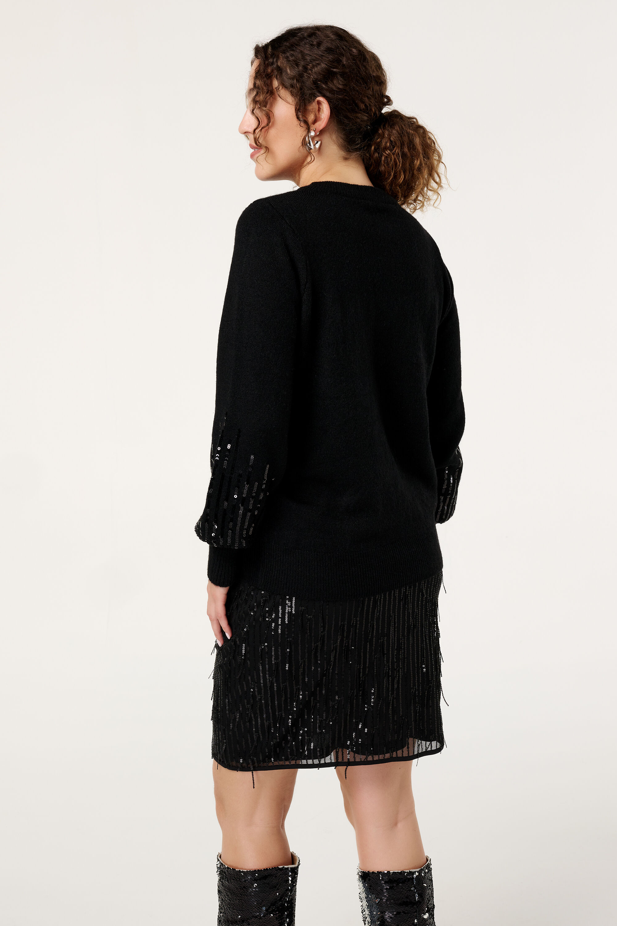 Pull avec paillettes sur les manches image number 3
