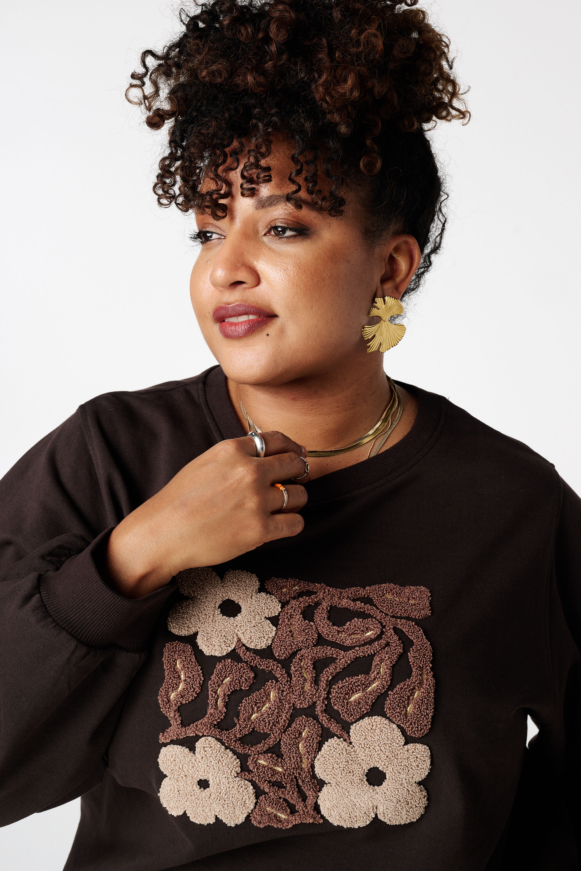 Sweat-shirt avec imprim&eacute; brod&eacute; image number 4