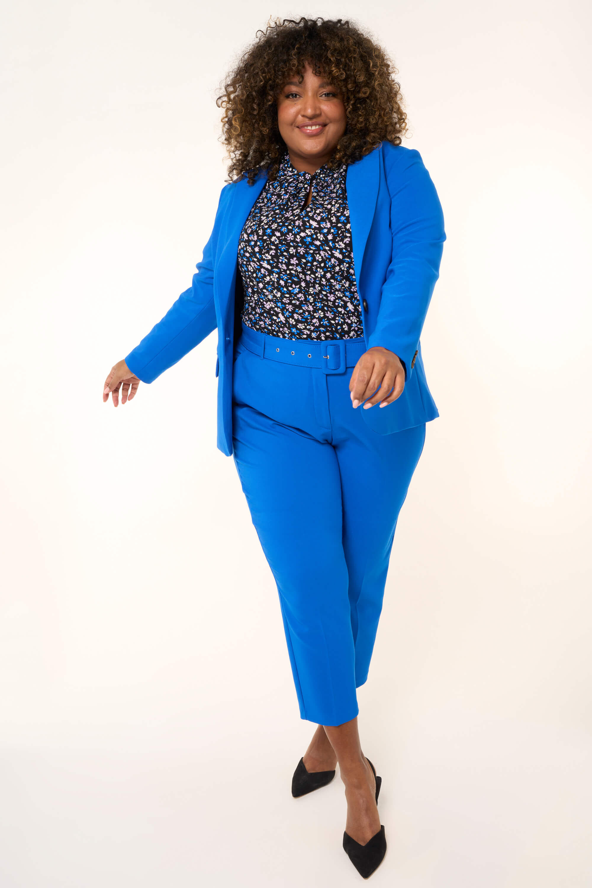 Pantalon avec ceinture image number 7