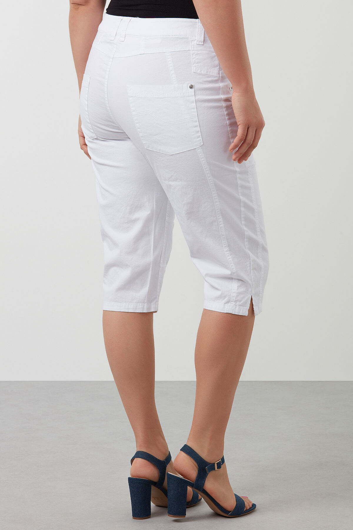 Pantalon corsaire en coton image number 3