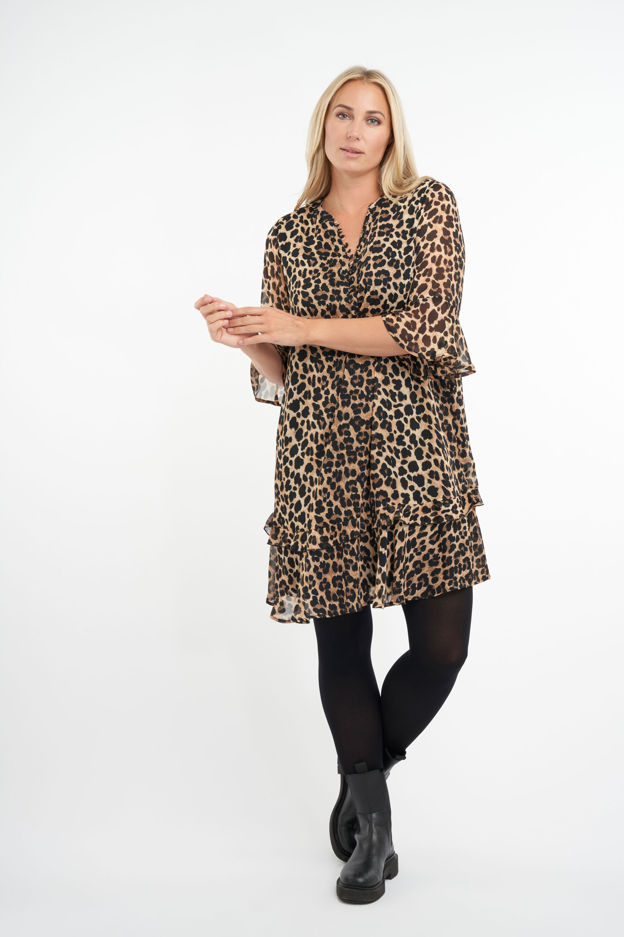 Robe &agrave; volants et imprim&eacute;  image number 4