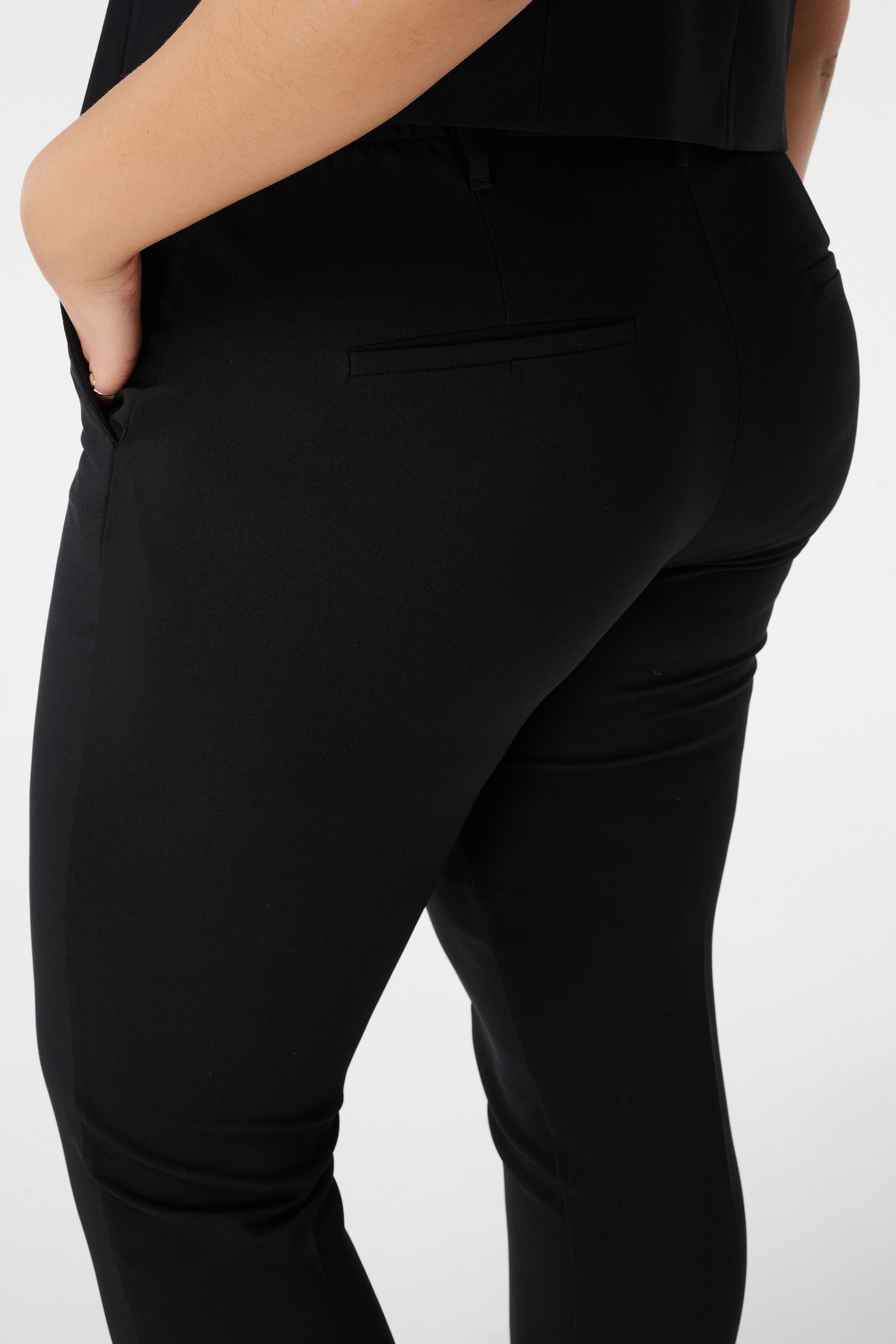 Pantalon coupe droite image number 4