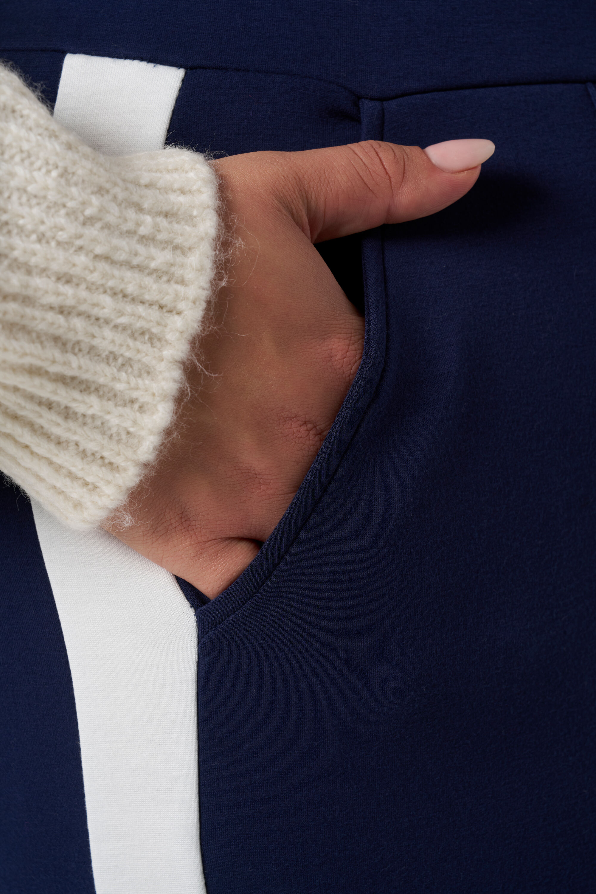 Pantalon sportif image number 4