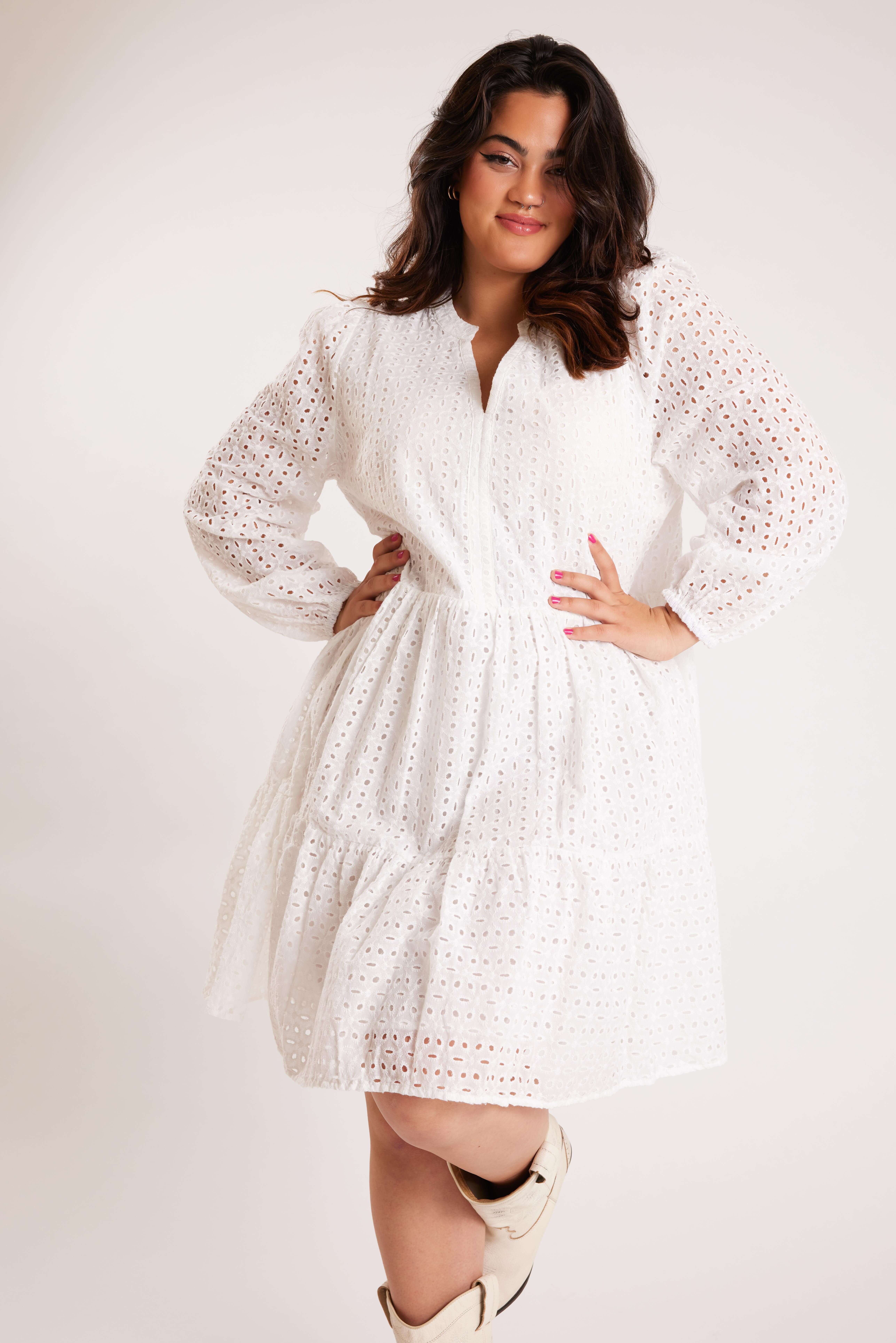 Robe sale avec broderie