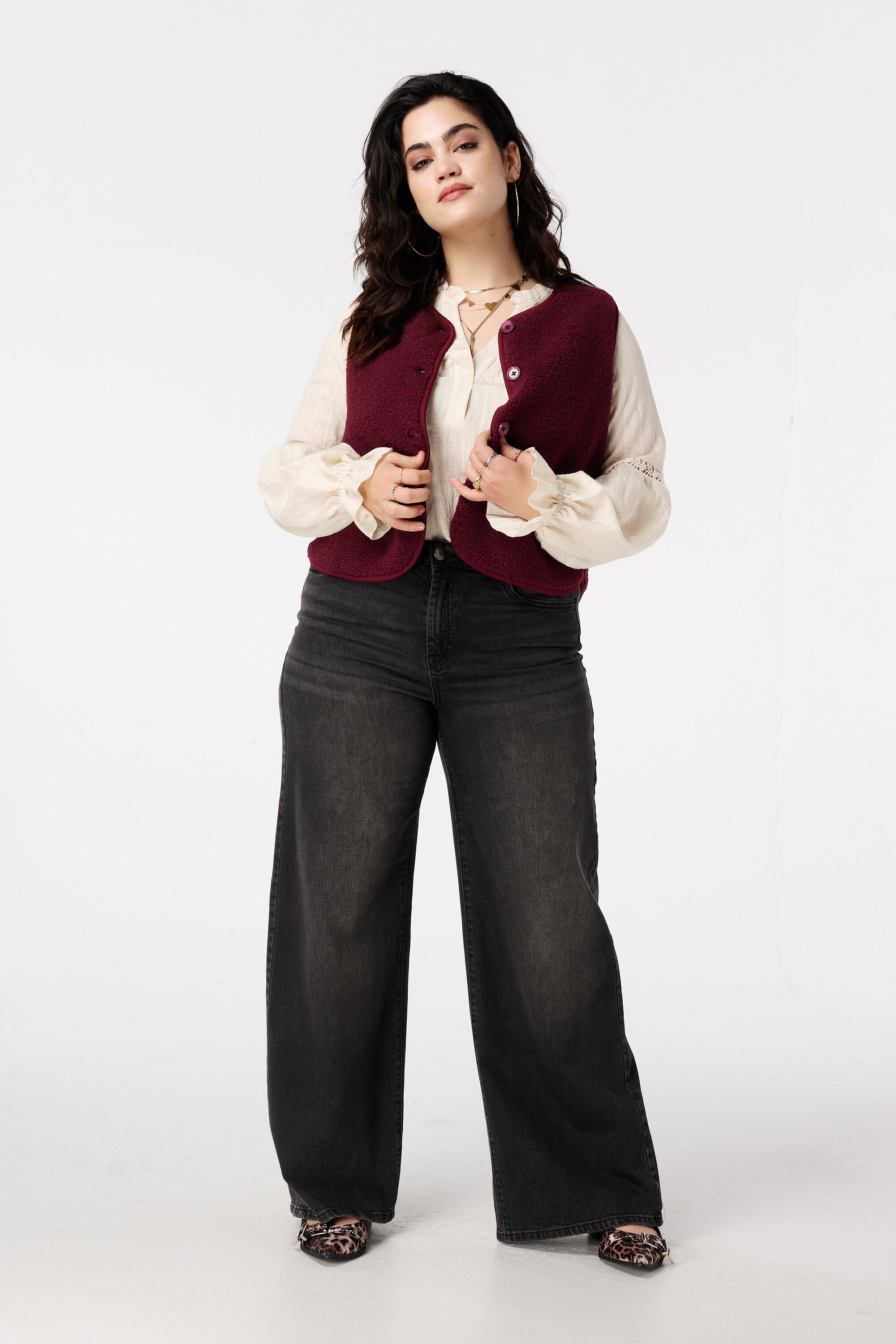 Gilet teddy avec fermeture boutonn&eacute;e image number 5