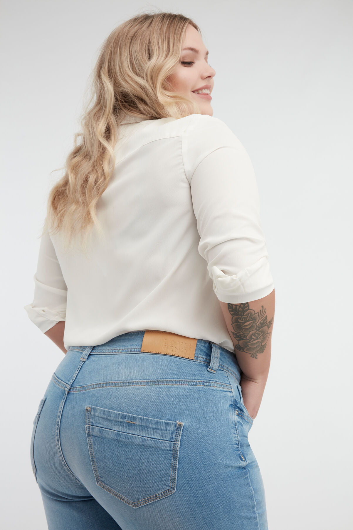 Jean coupe ample ROSE image number 4