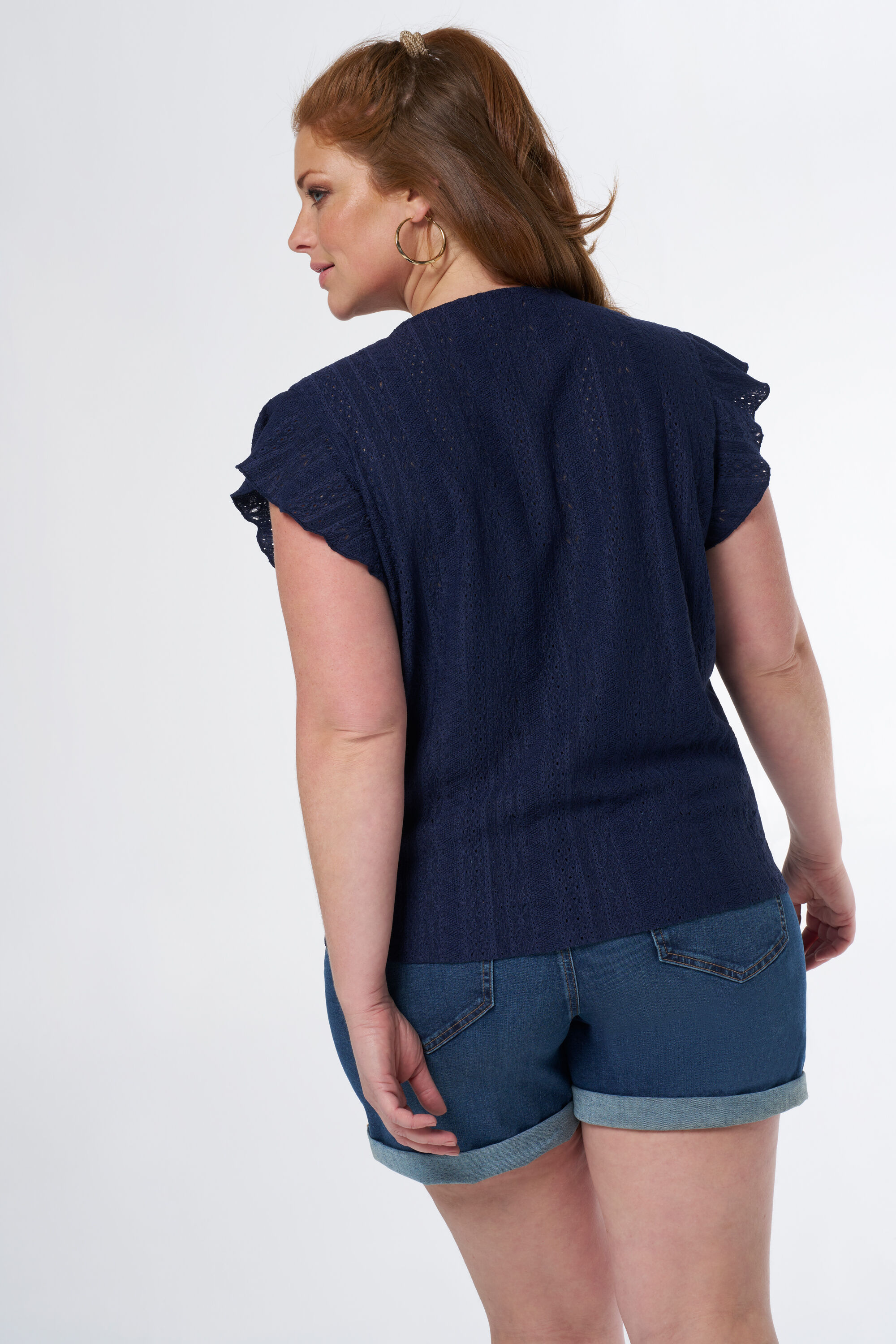 Haut en crochet avec n&oelig;ud fantaisie image number 3