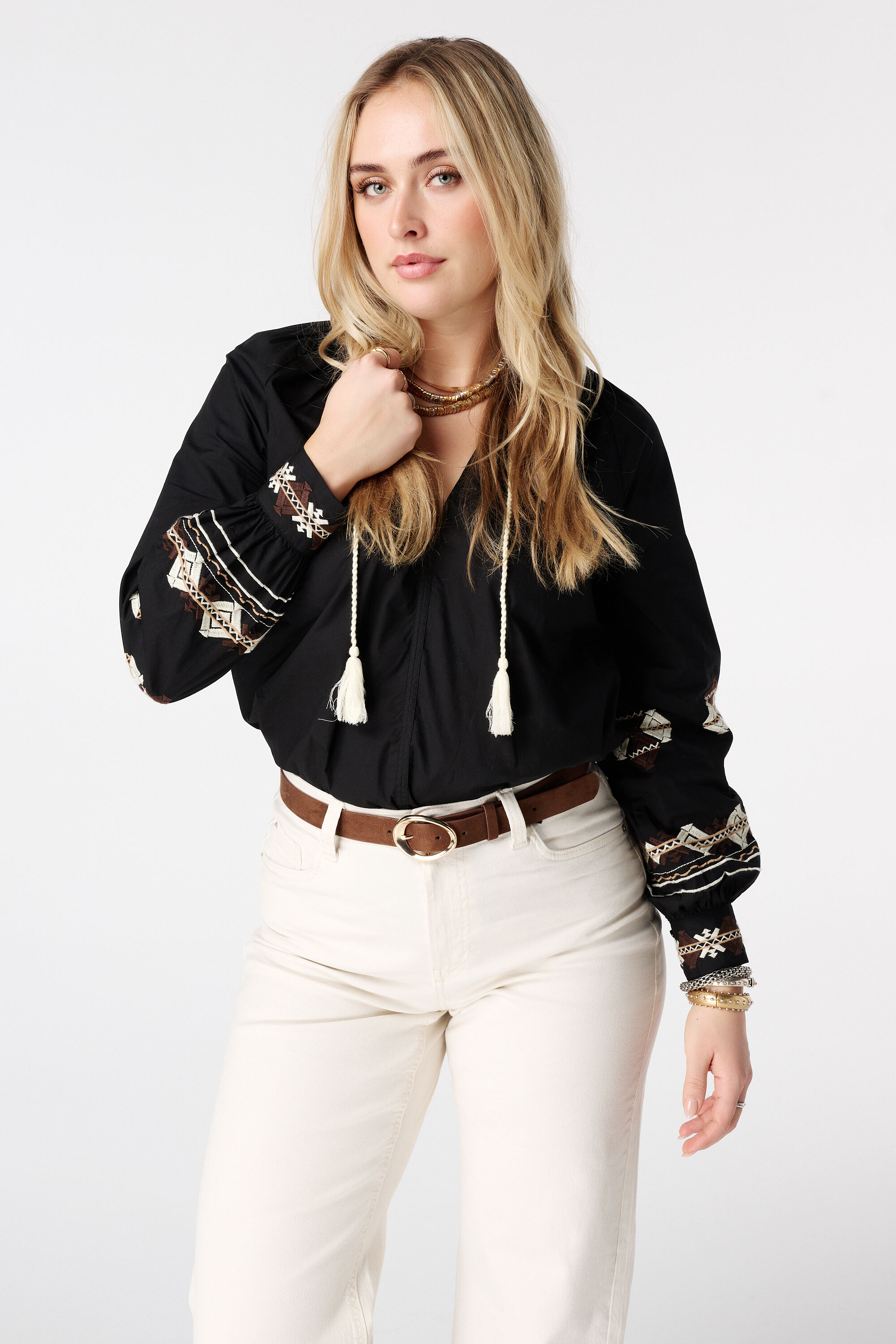 Ceinture en su&eacute;dine avec boucle dor&eacute;e