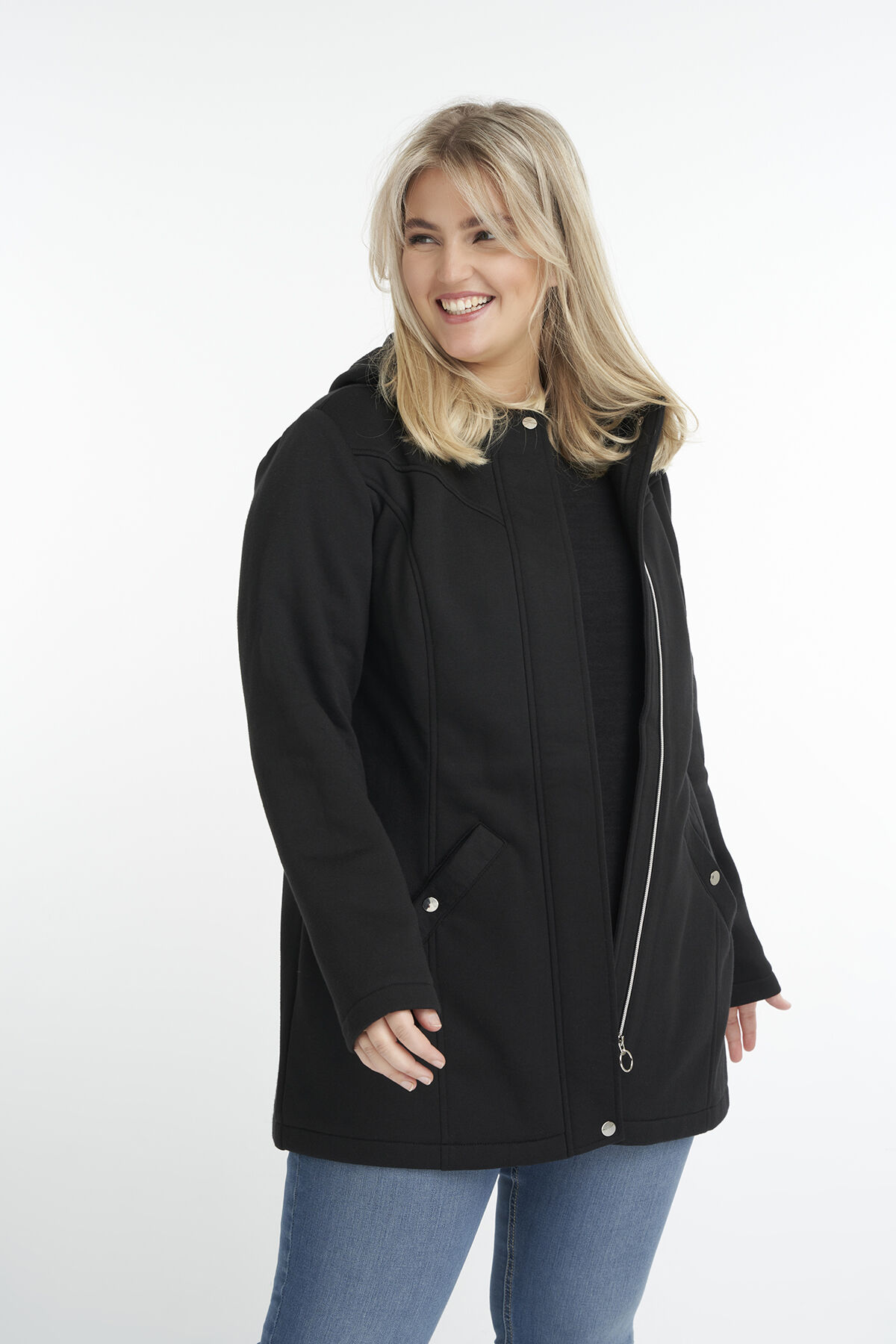 Veste &agrave; capuche image number 5