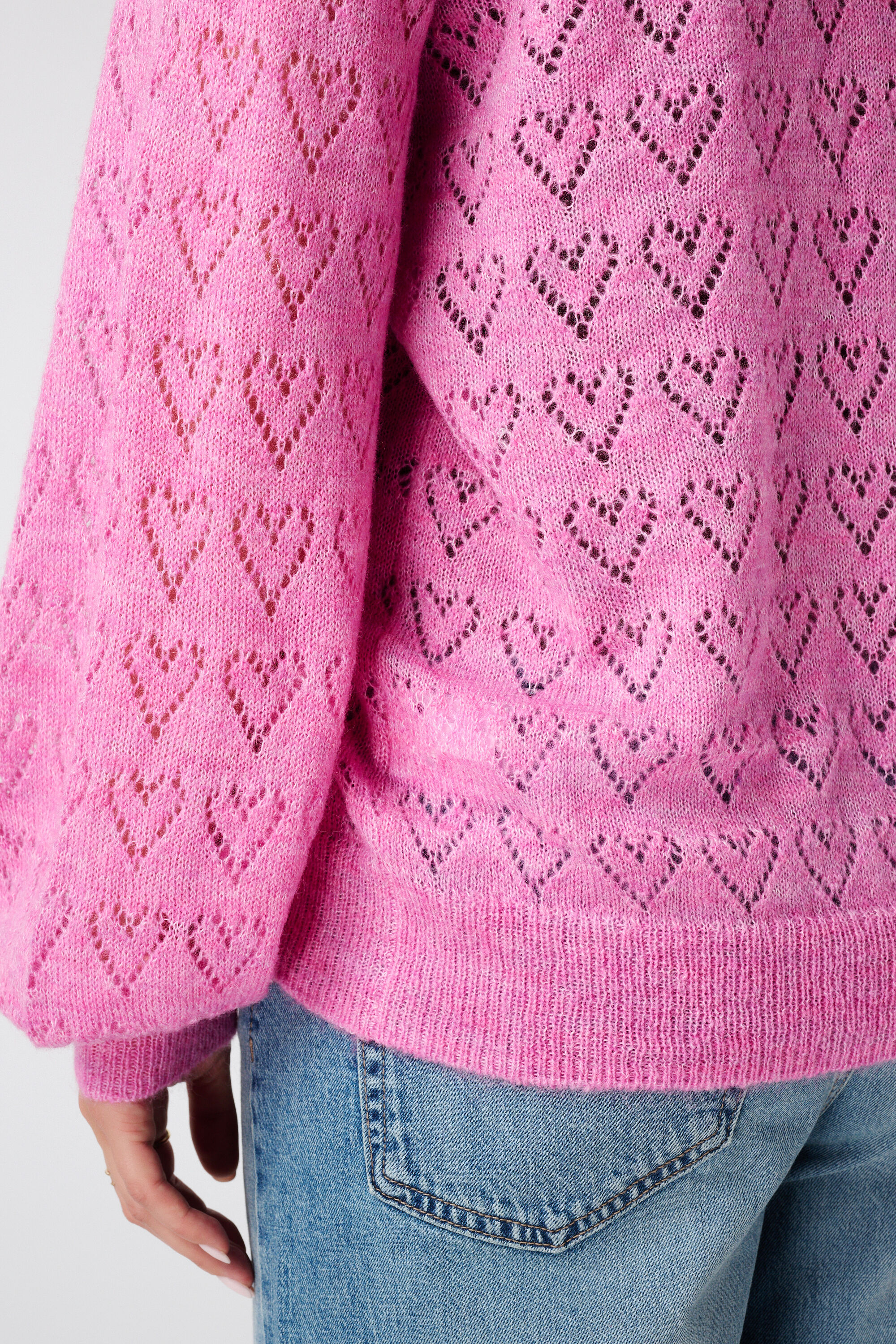 Pull ajour&eacute; avec motif c&oelig;urs image number 6