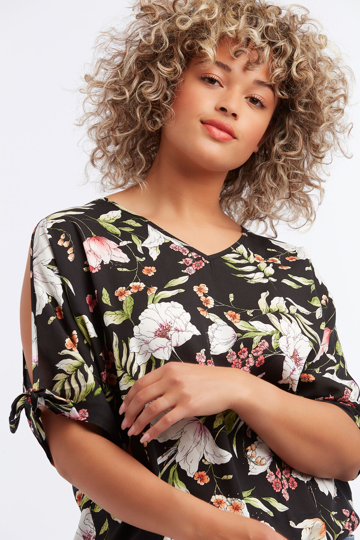 Chemisier au d&eacute;cor boutonn&eacute; image number 4