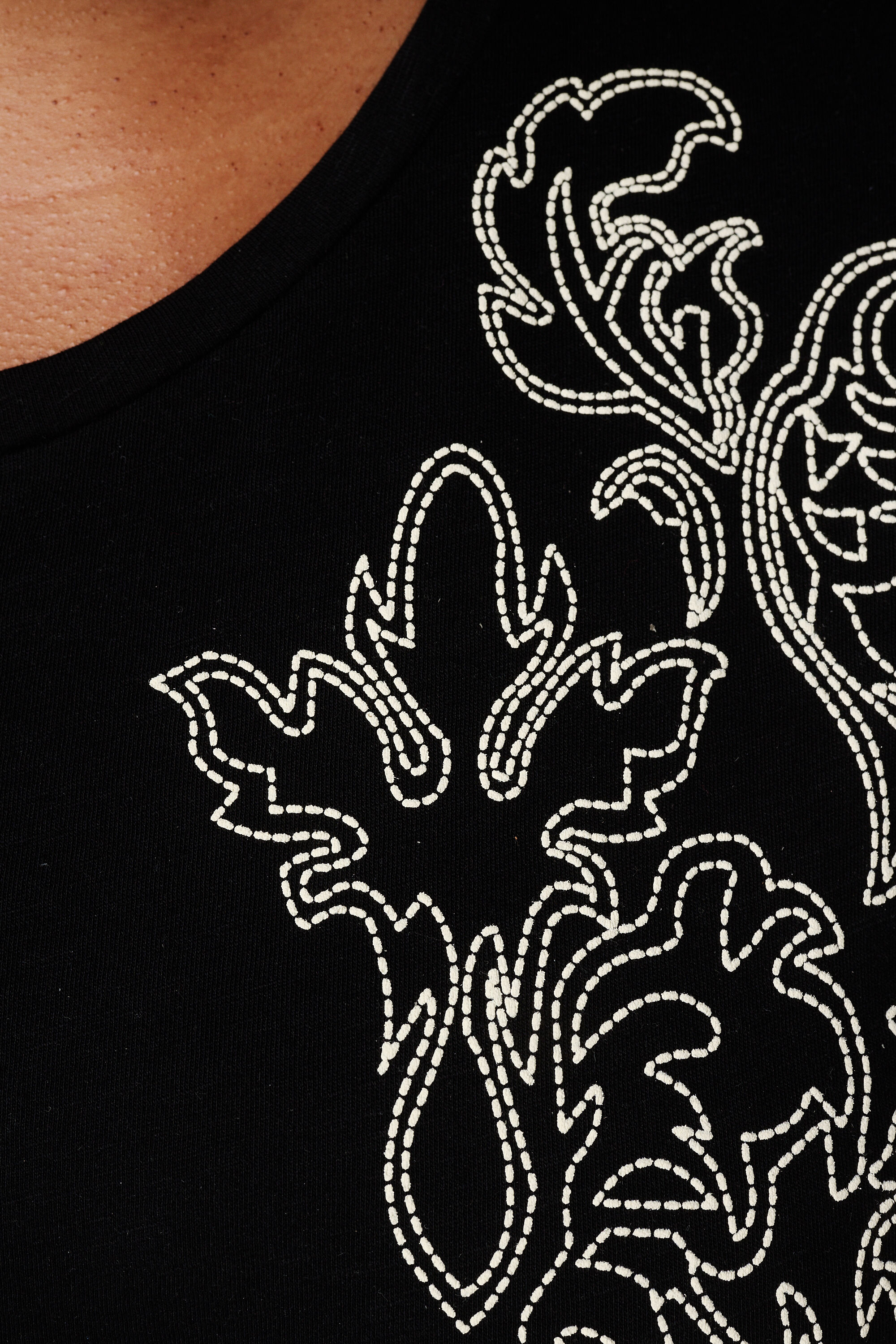 T-shirt avec des d&eacute;tails image number 6