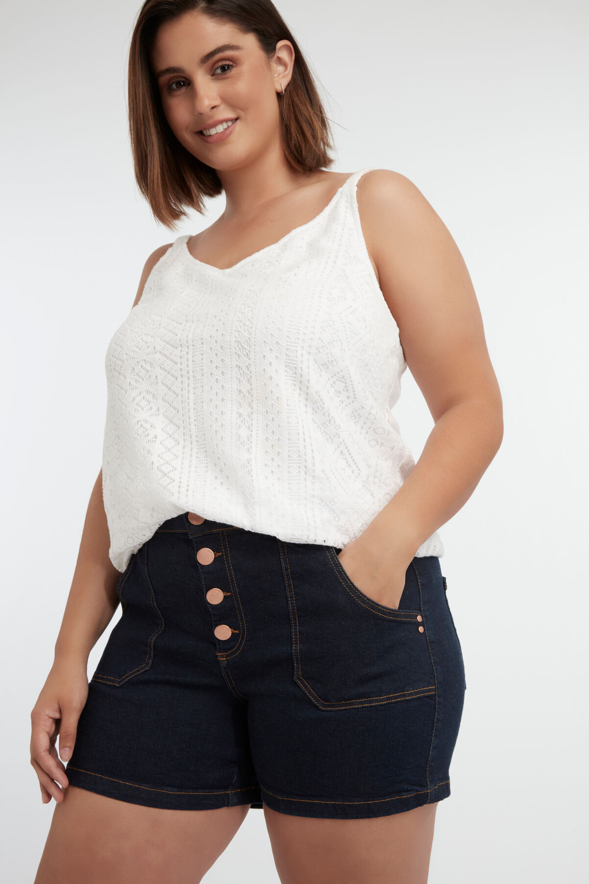 Short avec boutons image number 5