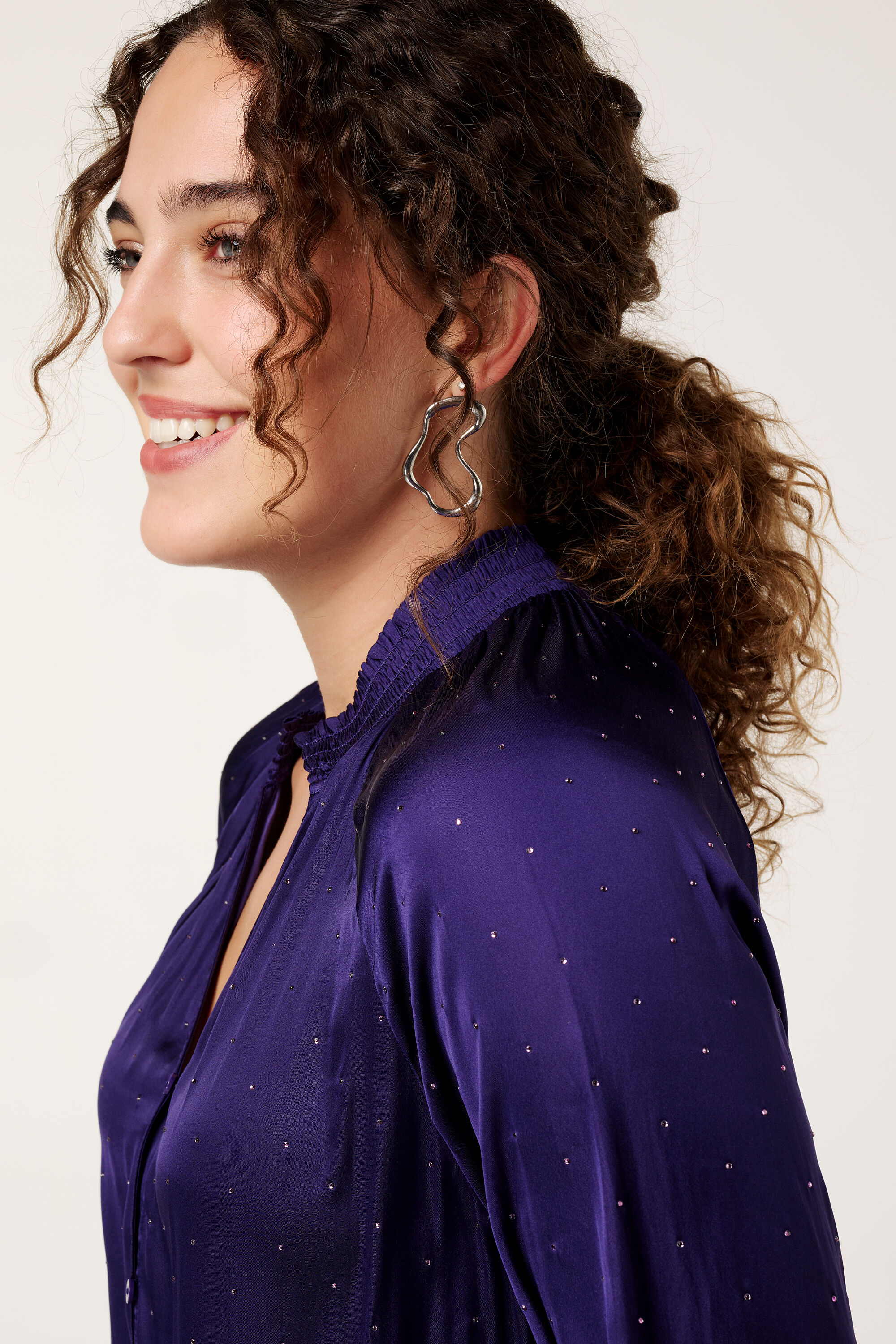 Chemisier avec diamants fantaisie  image number 4