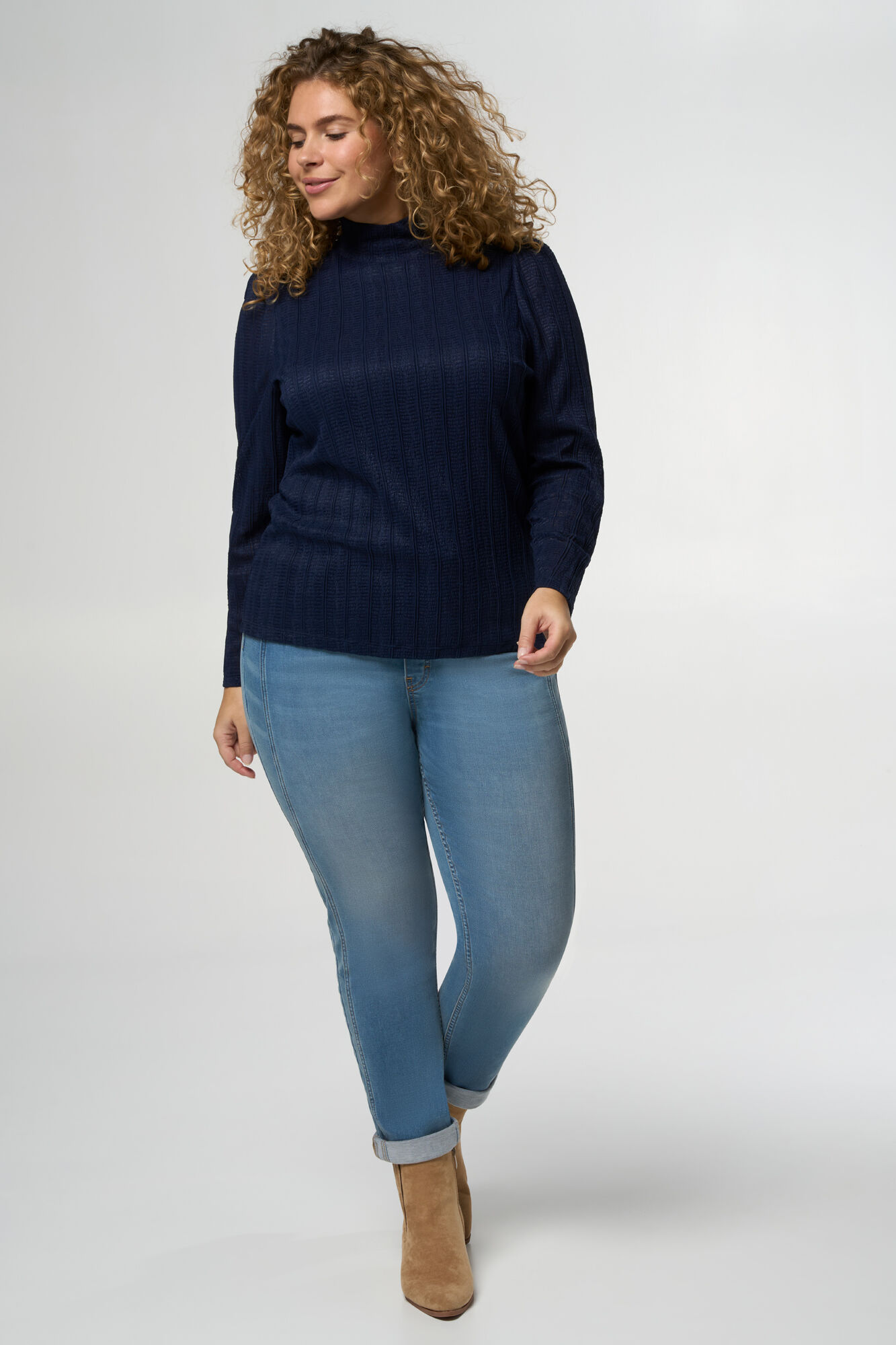  Top avec col b&eacute;nitier et structure image number 5