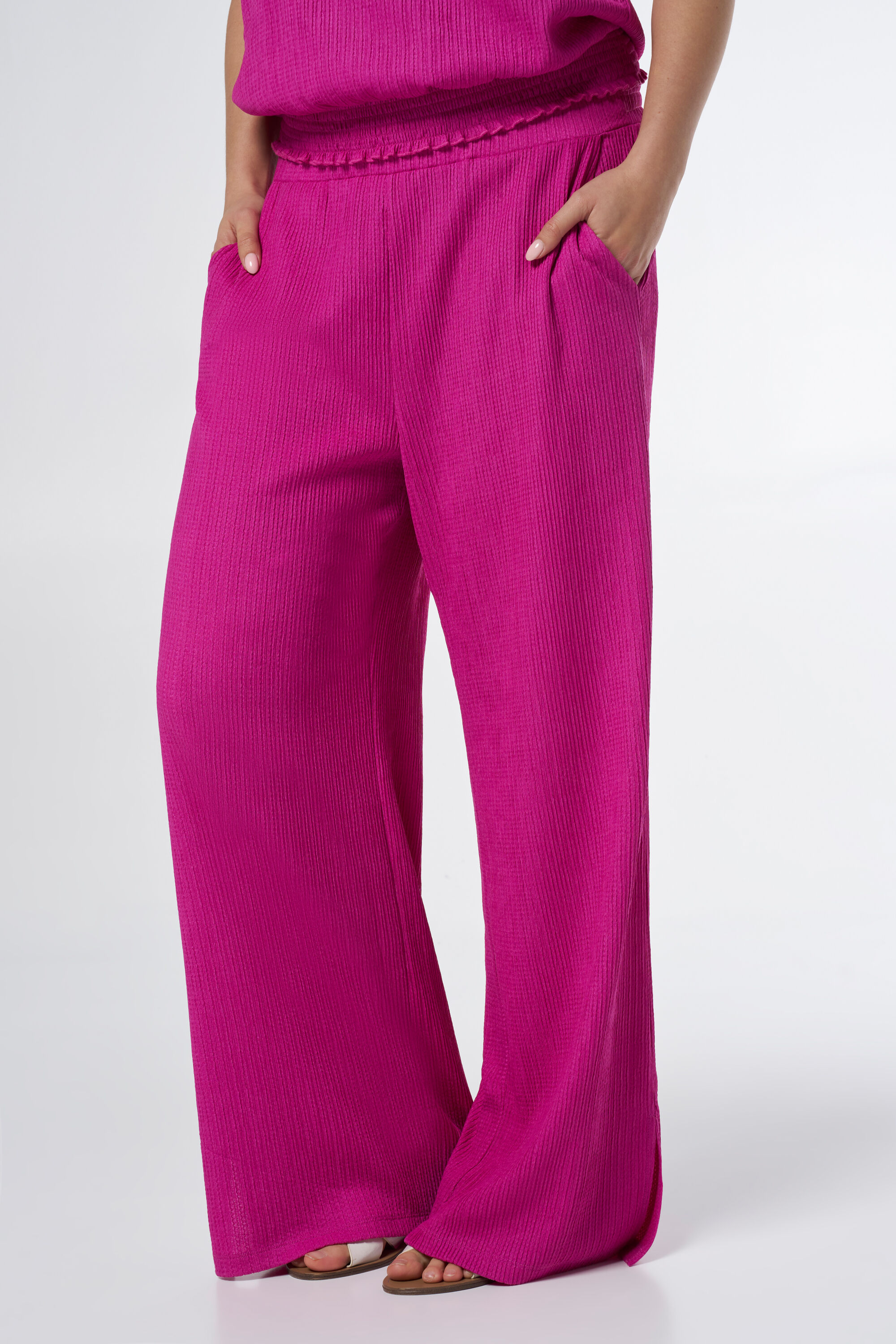 Pantalon &eacute;vas&eacute;  image number 5