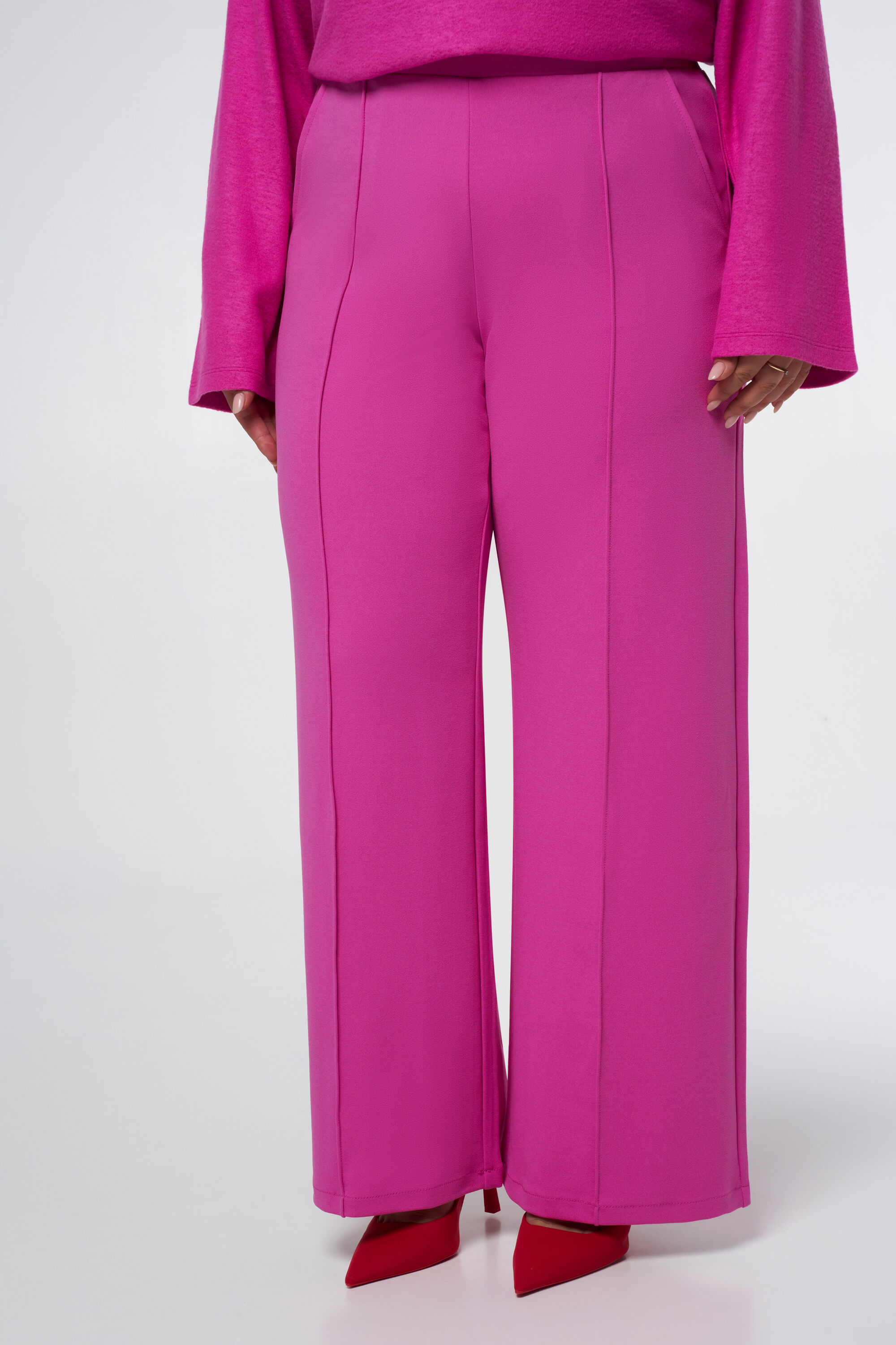 Pantalon droit extensible image number 5