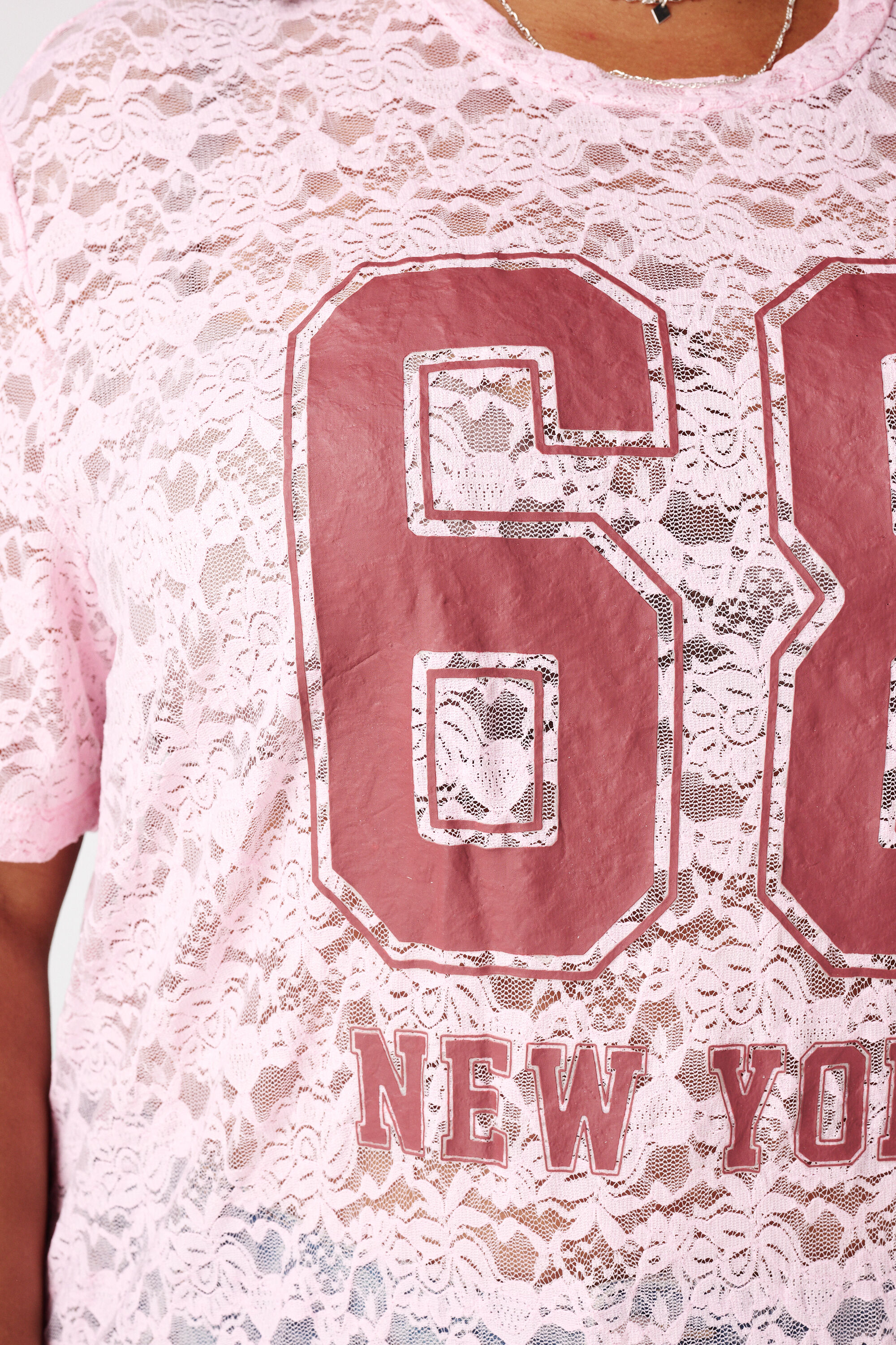 T-shirt sportif en dentelle image number 6