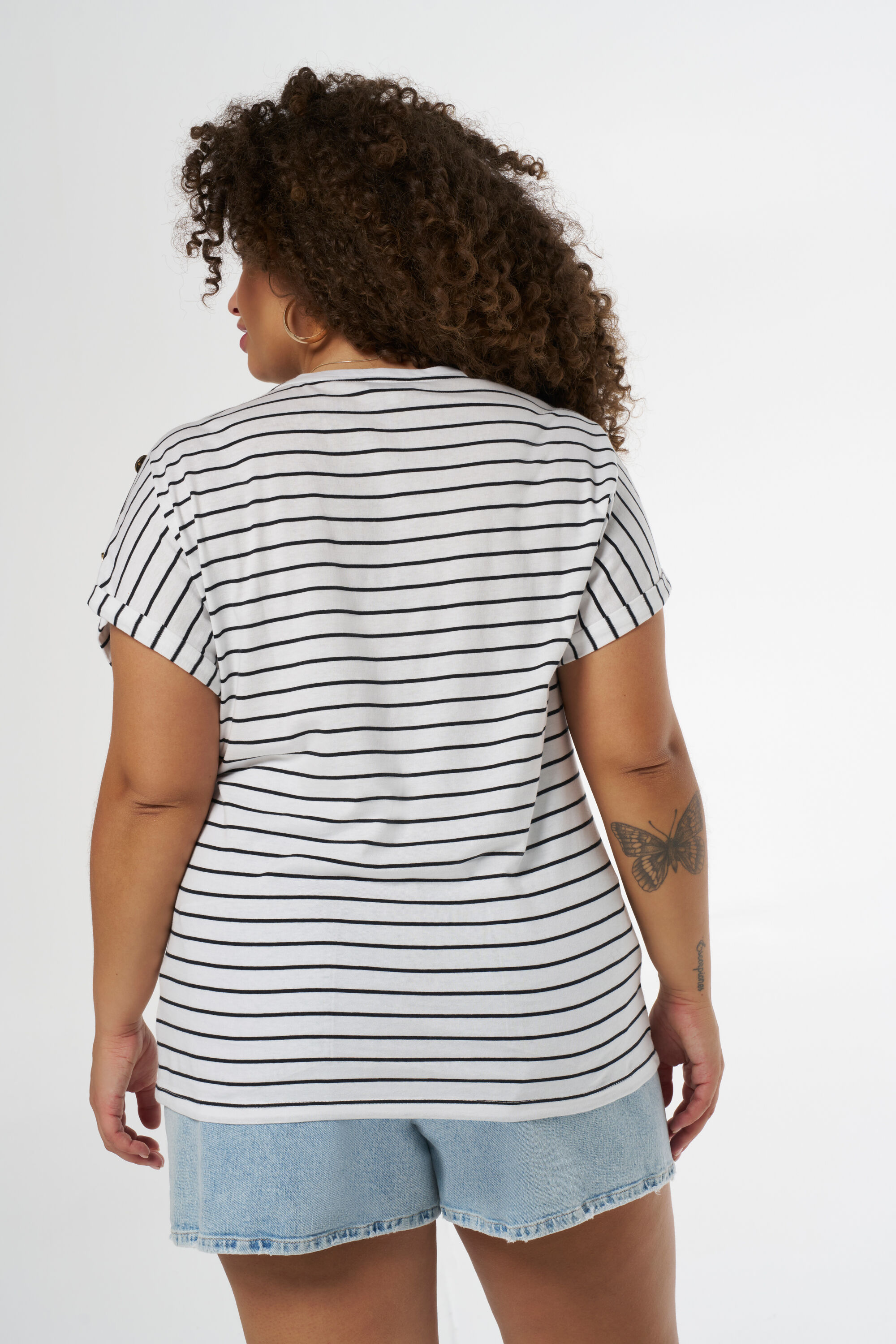 T-shirt &agrave; boutons image number 3