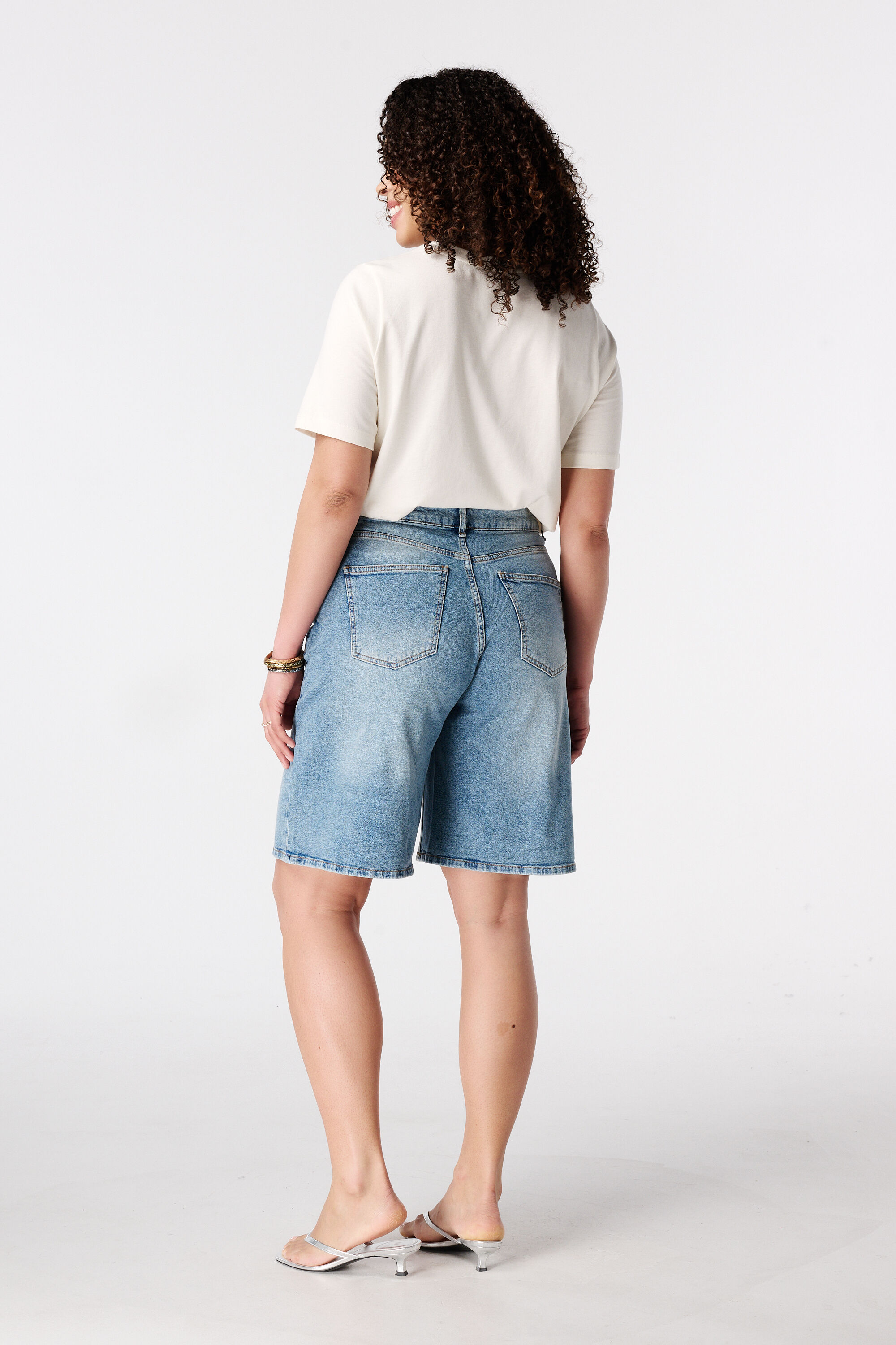 Bermuda en denim avec poches image number 3